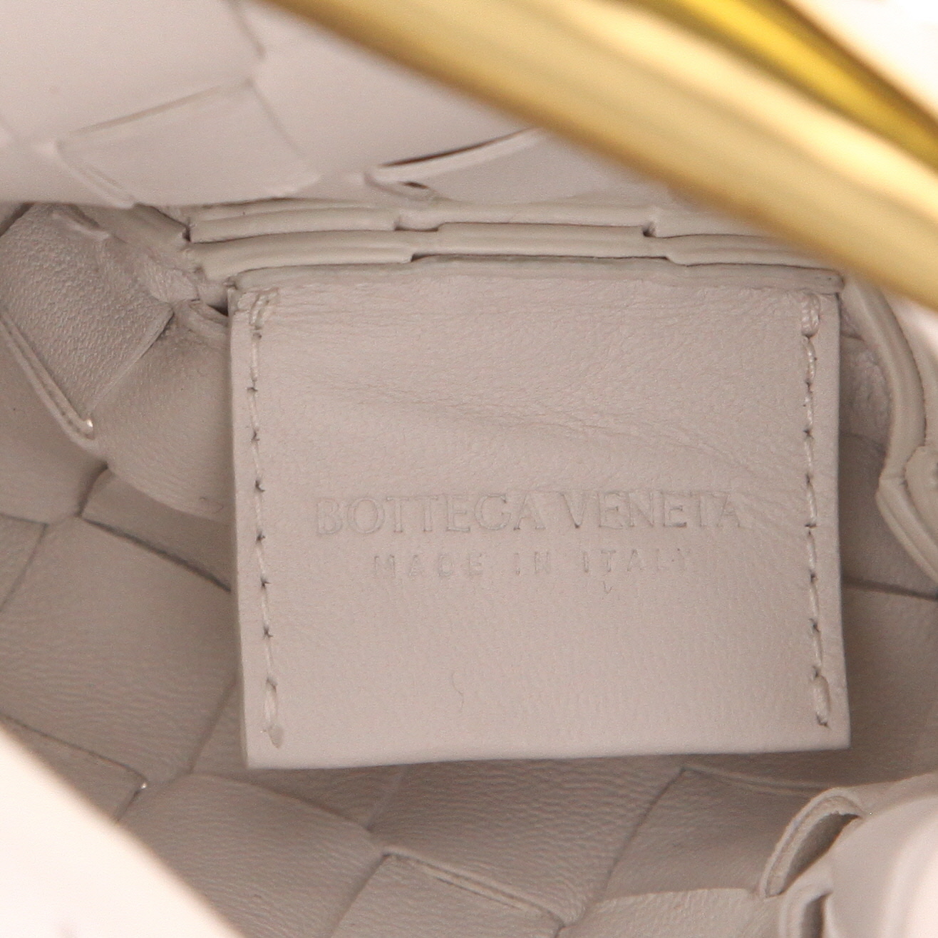 Sac bandoulière Bottega Veneta  Sardine micro modèle  en cuir intrecciato violet - Detail D2