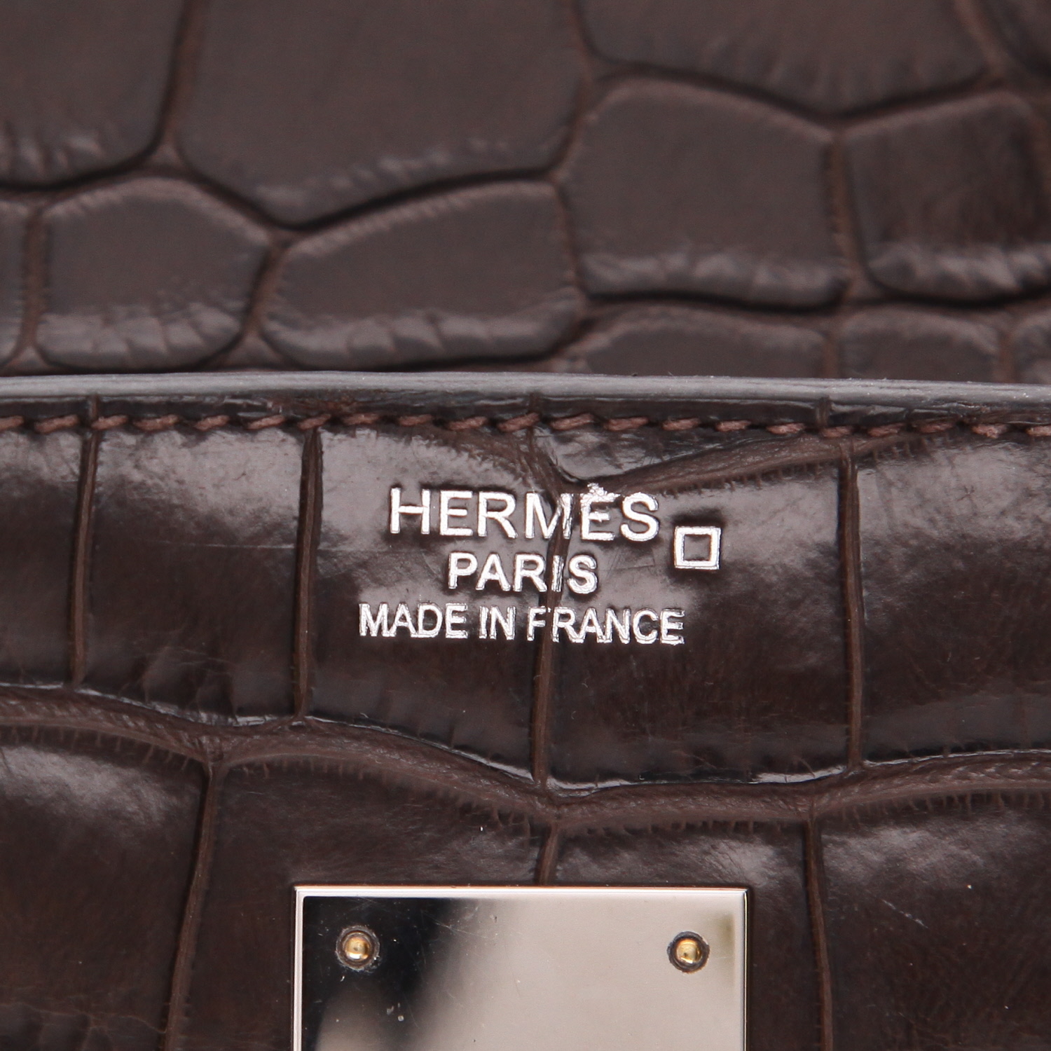 Bolso de mano Hermès  Birkin 35 cm en aligátor marrón - Detail D2