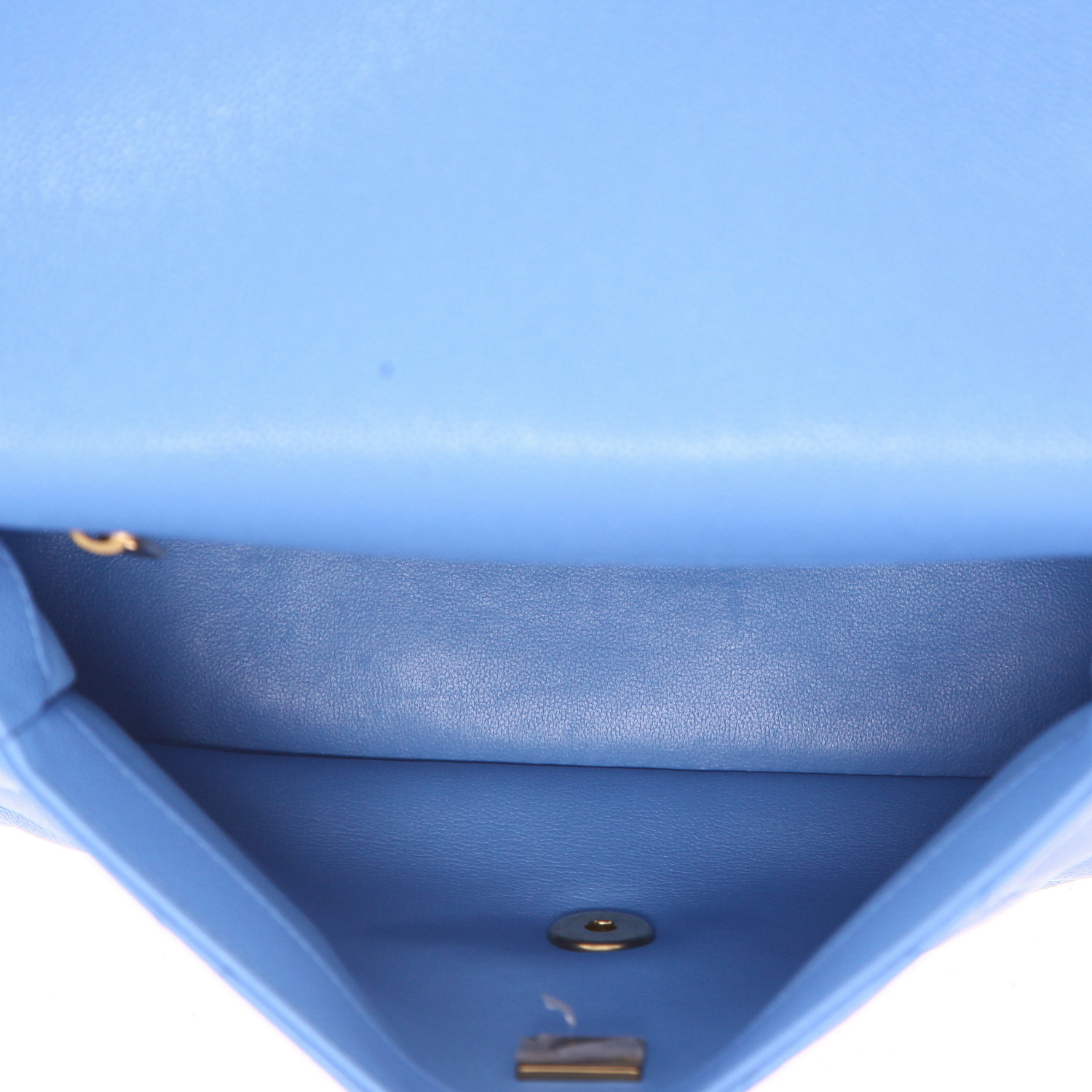 Sac à main Chanel   en cuir grainé bleu-ciel - Detail D3