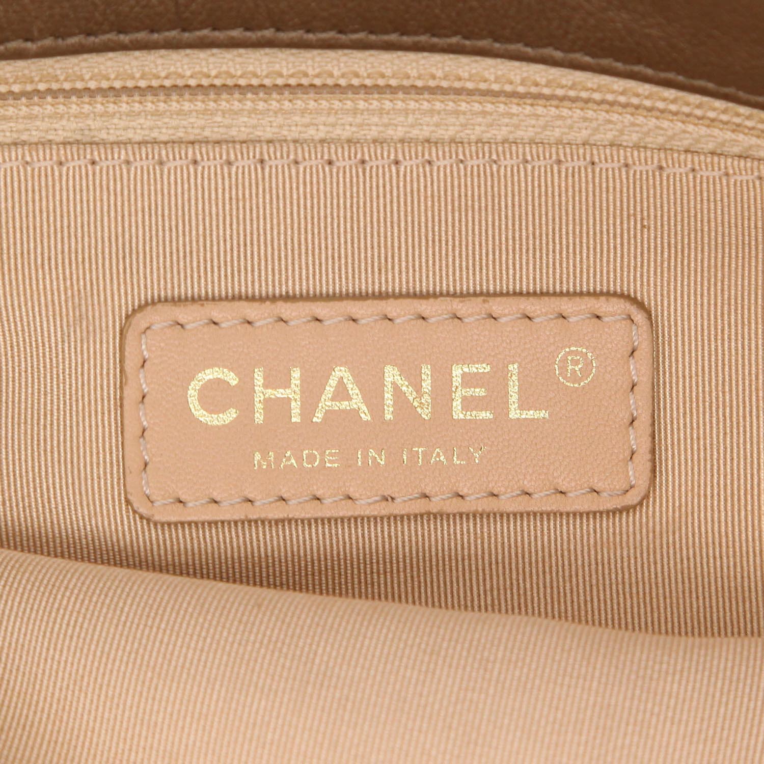 Chanel   handbag  in golden brown quilted leather - Detail D2