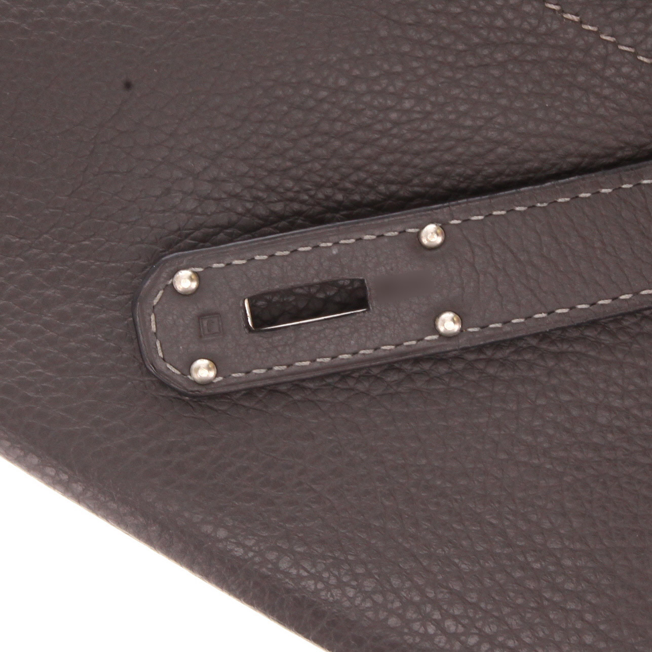 Bolso para llevar al hombro o en la mano Hermès  Birkin Shoulder en cuero togo gris - Detail D4