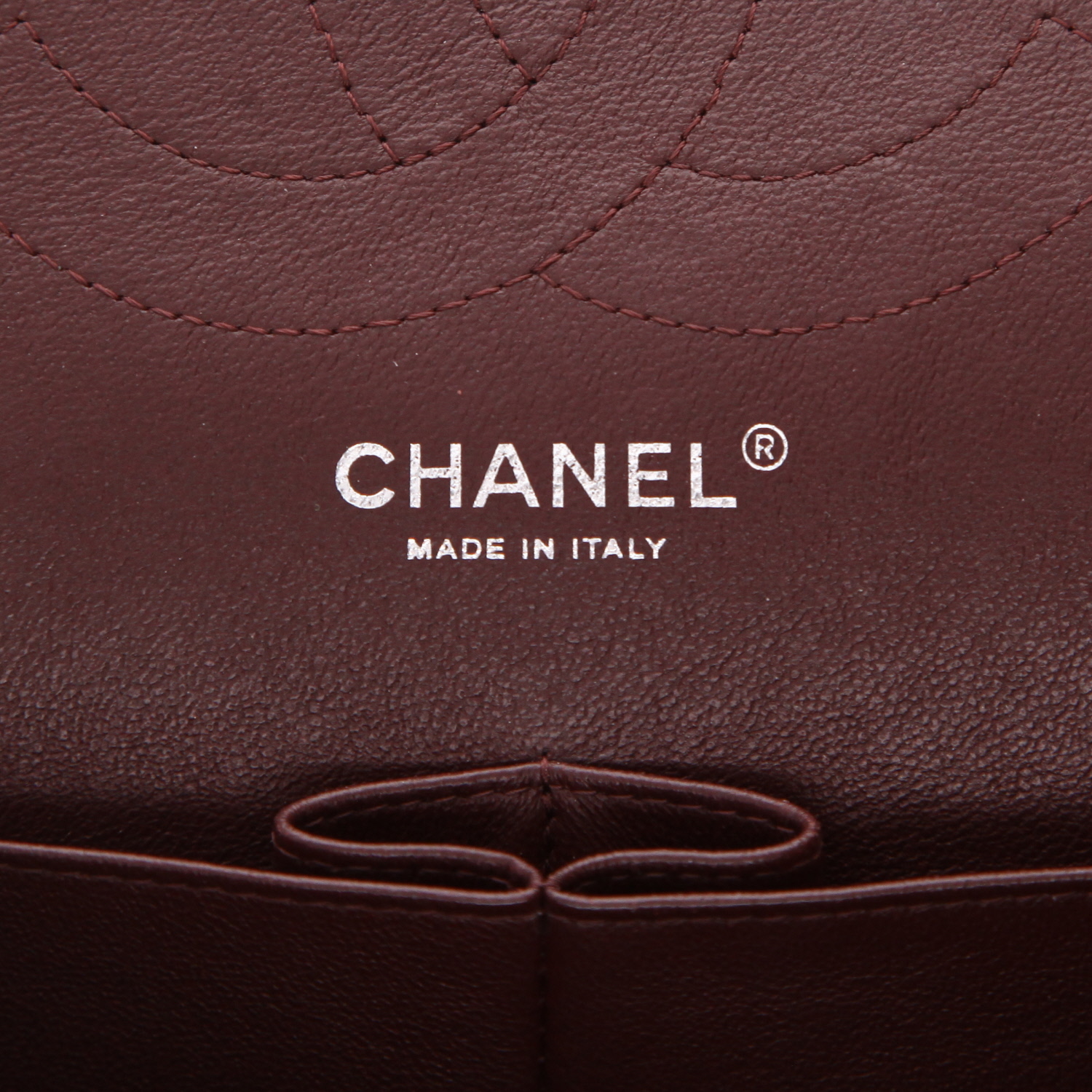 Sac bandoulière Chanel  Timeless Jumbo en cuir grainé matelassé noir - Detail D2