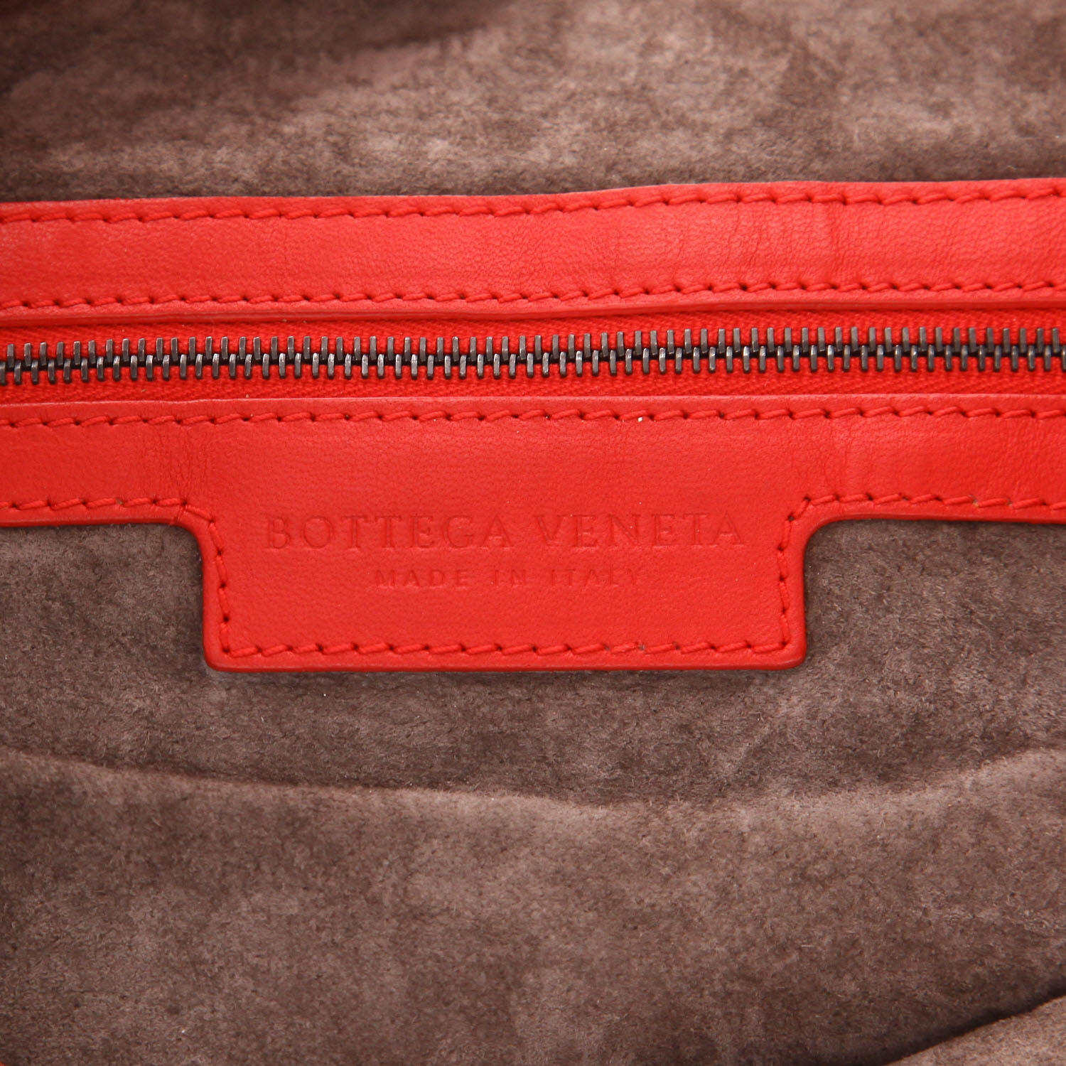 Sac à main Bottega Veneta  Veneta en cuir intrecciato rouge - Detail D2