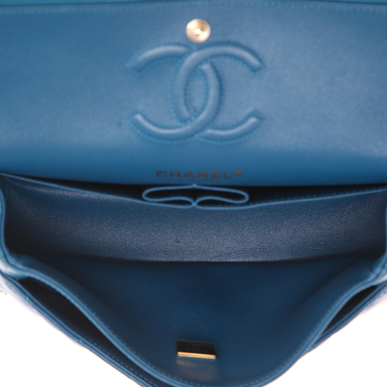 Borsa a tracolla Chanel  Timeless Petit in pelle martellata e trapuntata blu - Detail D3