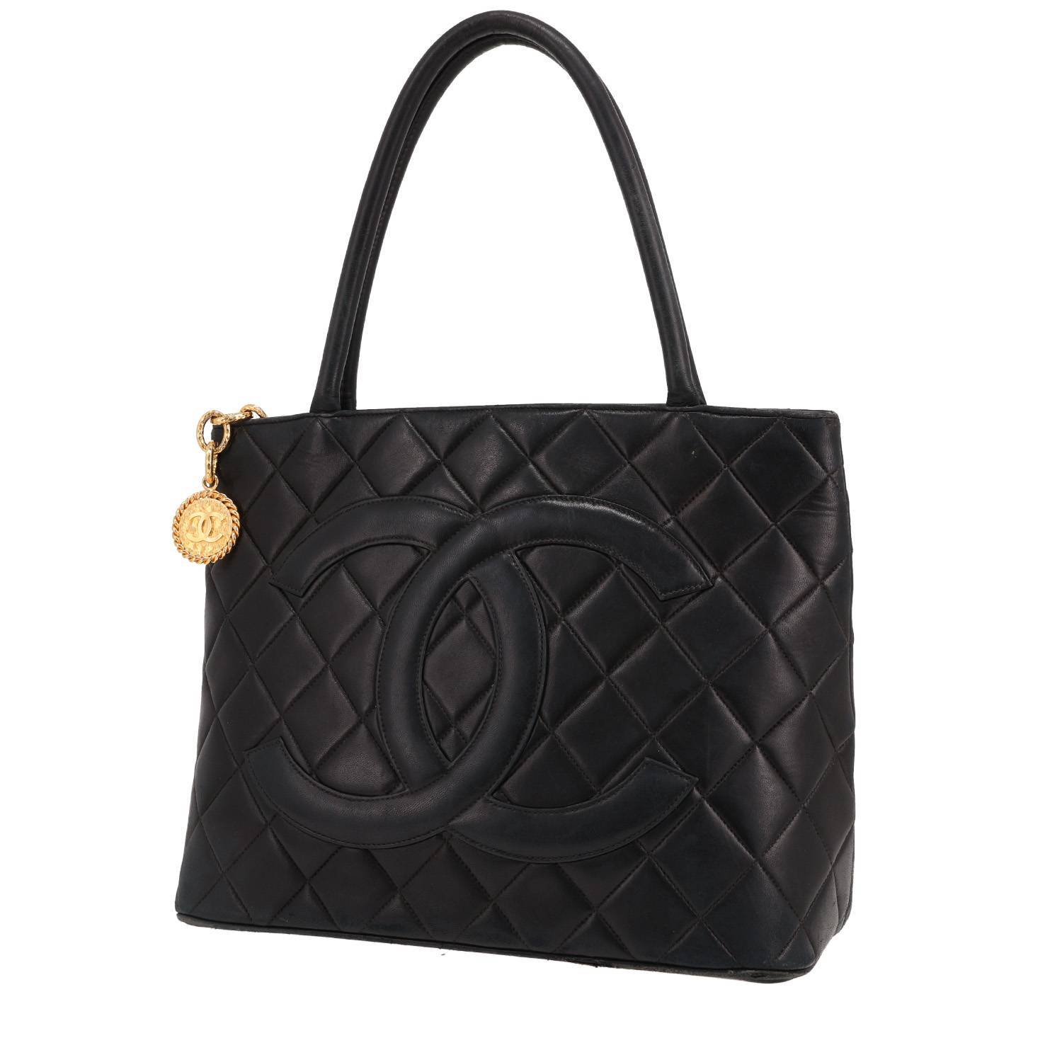 Sac à main Chanel Medaillon en cuir matelassé noir