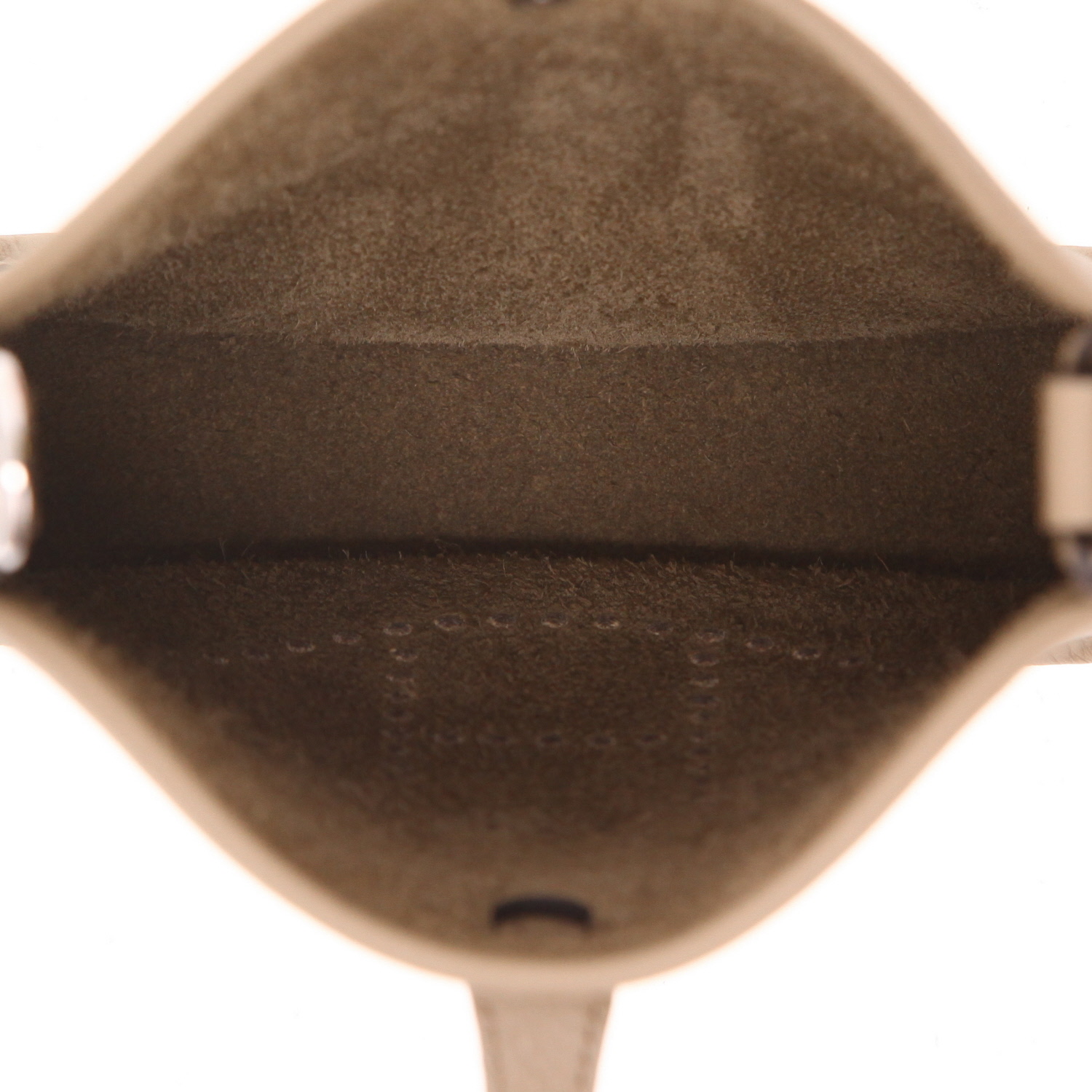 Hermès  Mini Evelyne shoulder bag  in Beige Marfa leather taurillon clémence - Detail D3