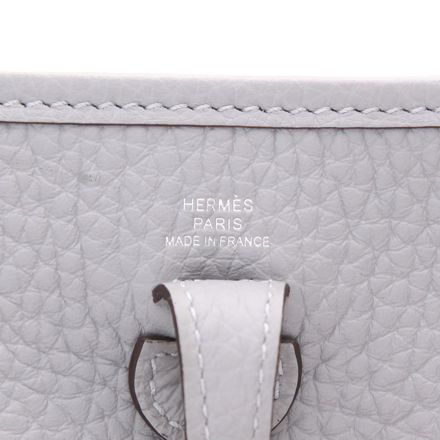 Hermès  Mini Evelyne shoulder bag  in Gris Pantin leather taurillon clémence - Detail D2