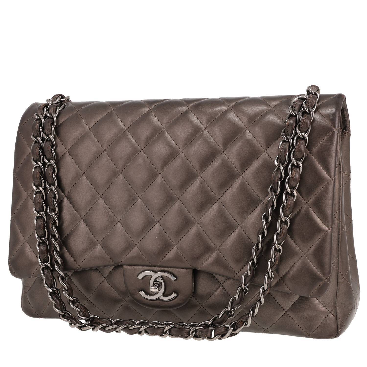 Sac Chanel Timeless Maxi Jumbo Matelassé Gris Occasion Sac Chanel Timeless Maxi Jumbo Matelassé Gris Occasion