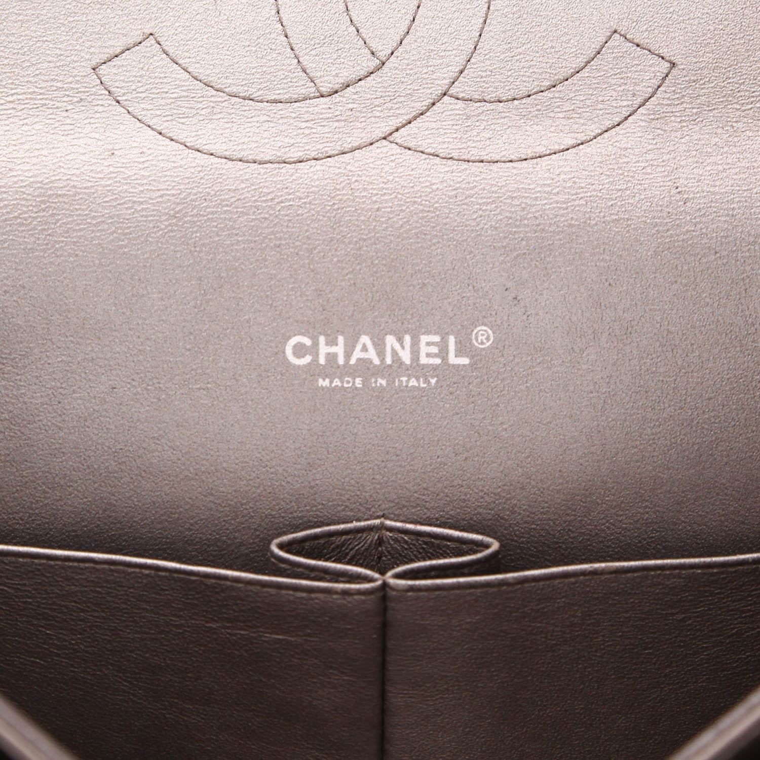 Sac bandoulière Chanel  Timeless Maxi Jumbo en cuir matelassé gris métallisé - Detail D2