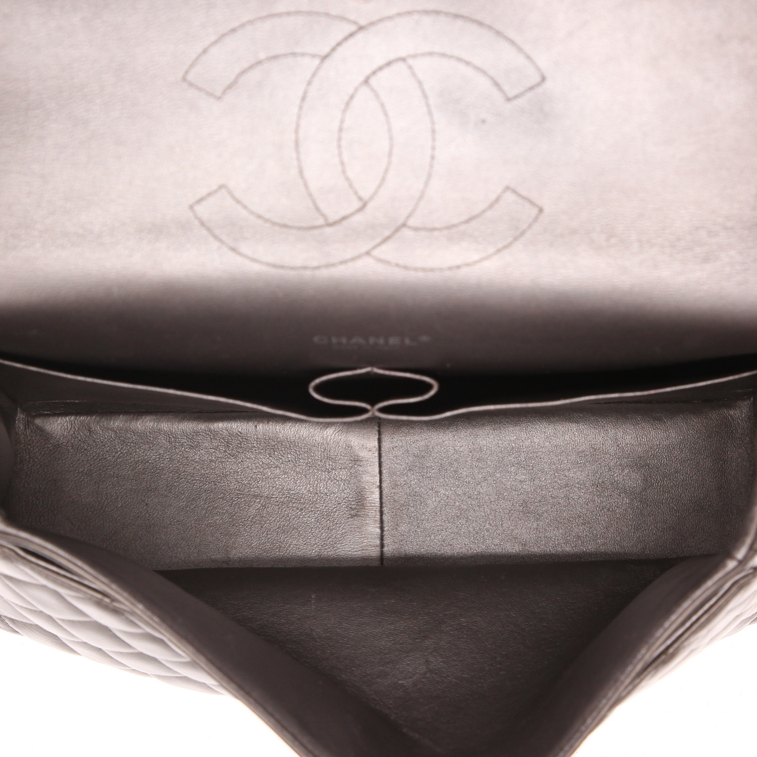 Bolso bandolera Chanel  Timeless Maxi Jumbo en cuero acolchado gris metalizado - Detail D3