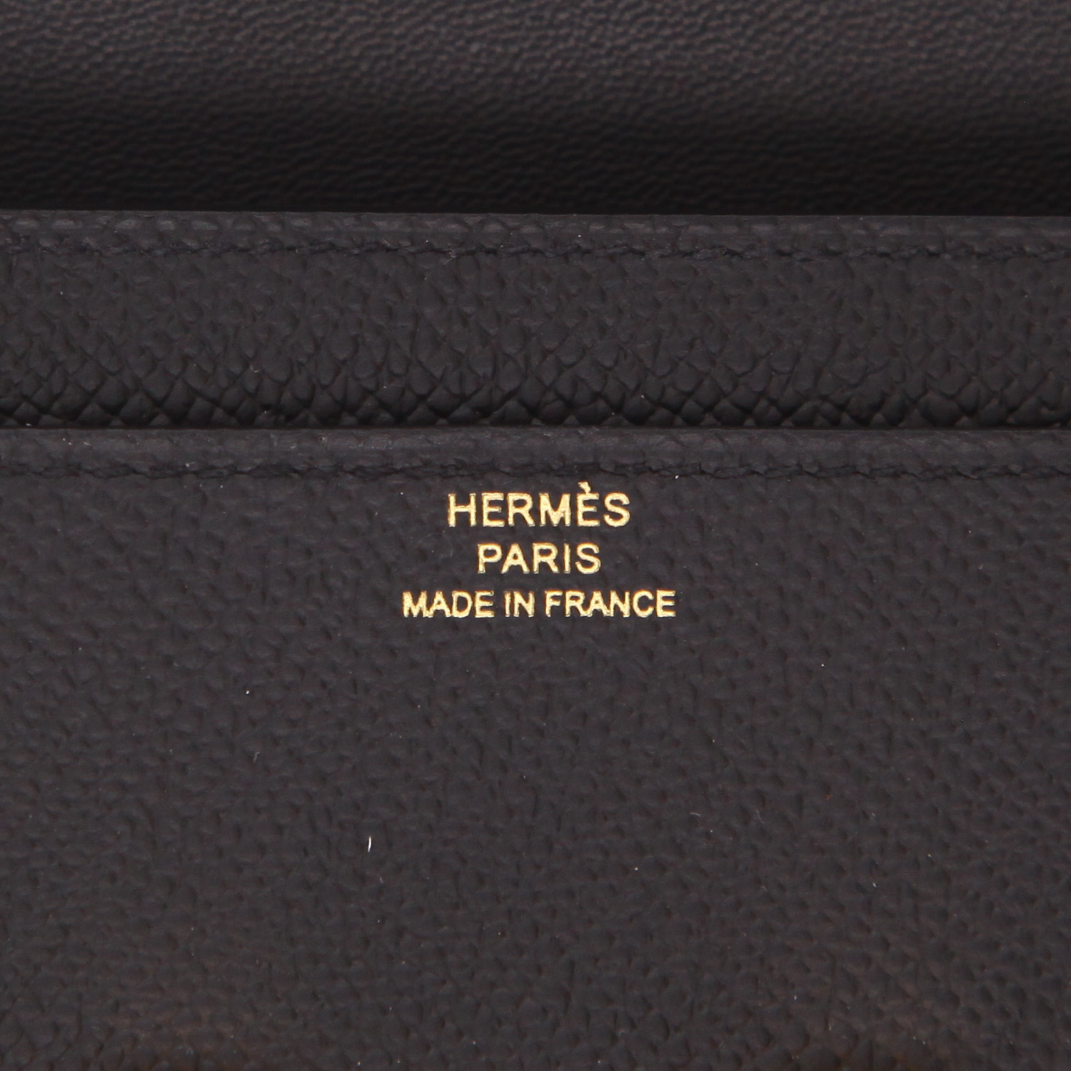 Hermès  Constance Long To Go shoulder bag  in black epsom leather - Detail D2