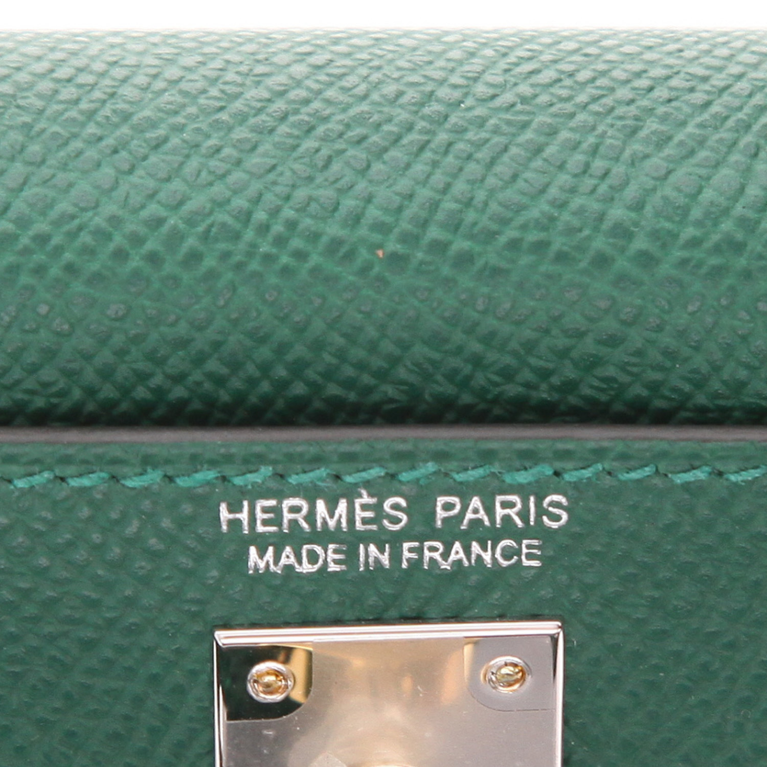 Hermès  Kelly 20 cm shoulder bag  in green epsom leather - Detail D2