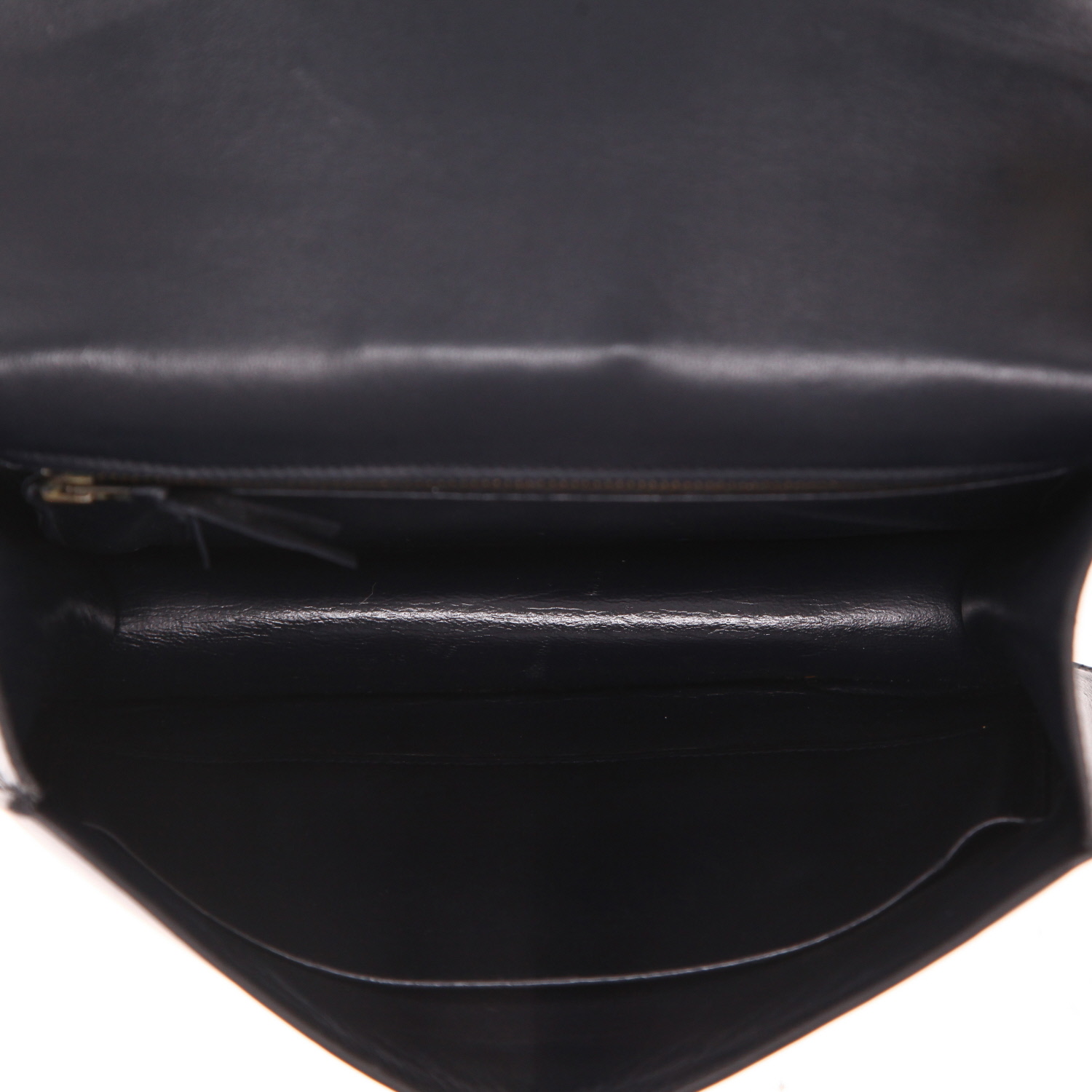 Bolso de mano Hermès  Constance en cuero box azul marino - Detail D3