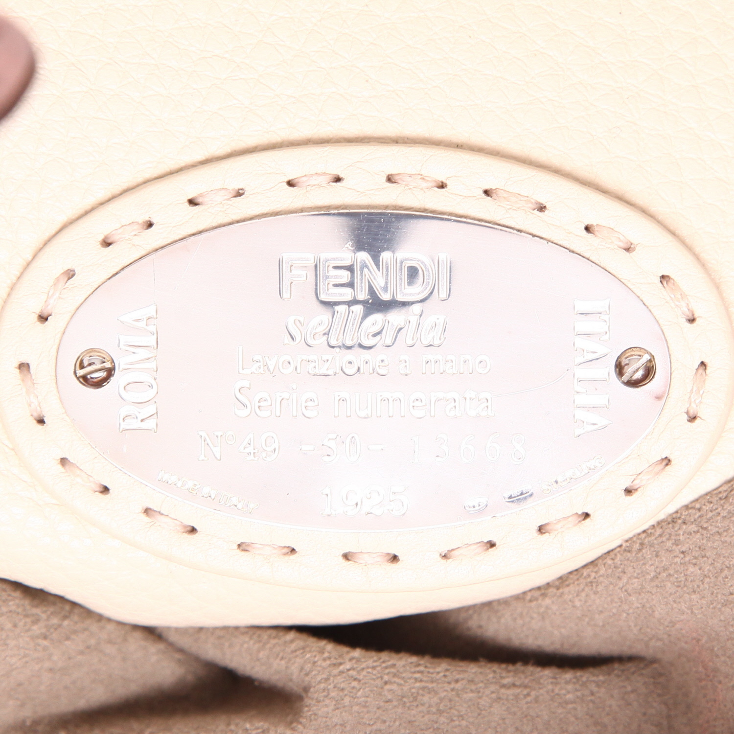 Sac à main Fendi  Peekaboo Selleria en cuir grainé rose - Detail D2