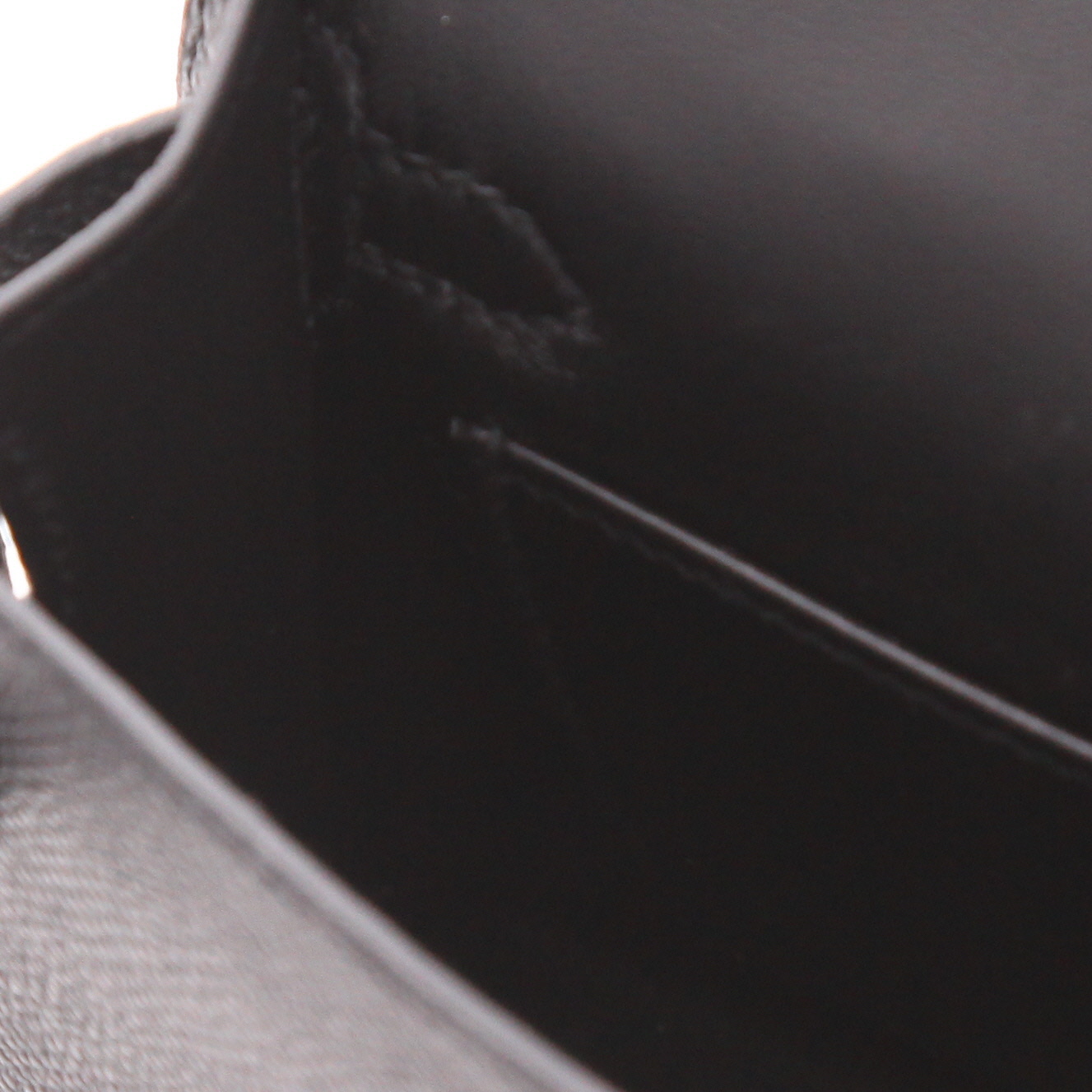 Hermès  Kelly 20 cm shoulder bag  in black epsom leather - Detail D4