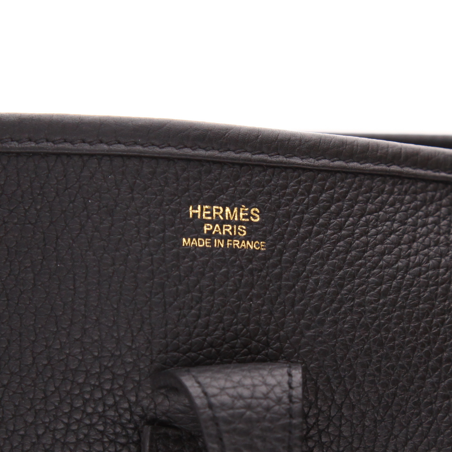 Bolso bandolera Hermès  Evelyne III en cuero togo negro - Detail D2