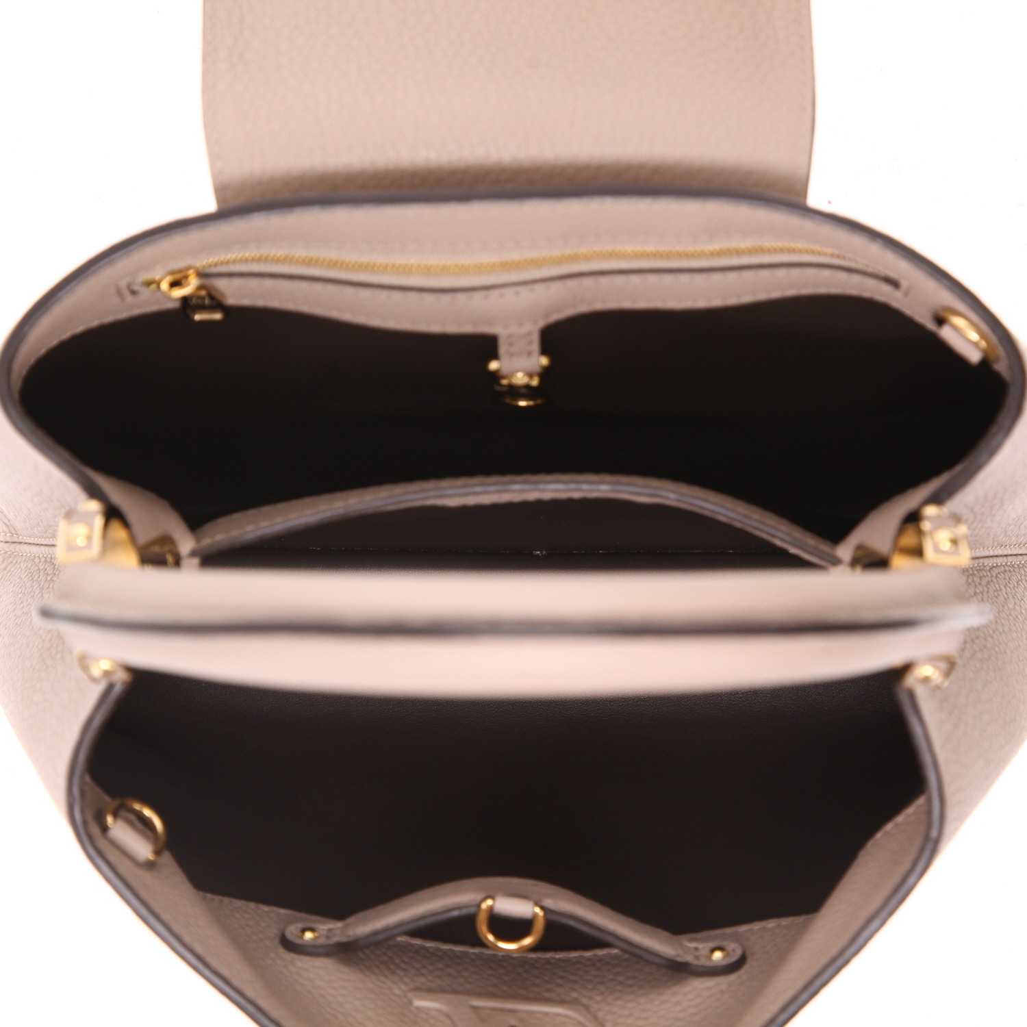 Louis Vuitton  Capucines handbag  in taupe leather taurillon clémence - Detail D3