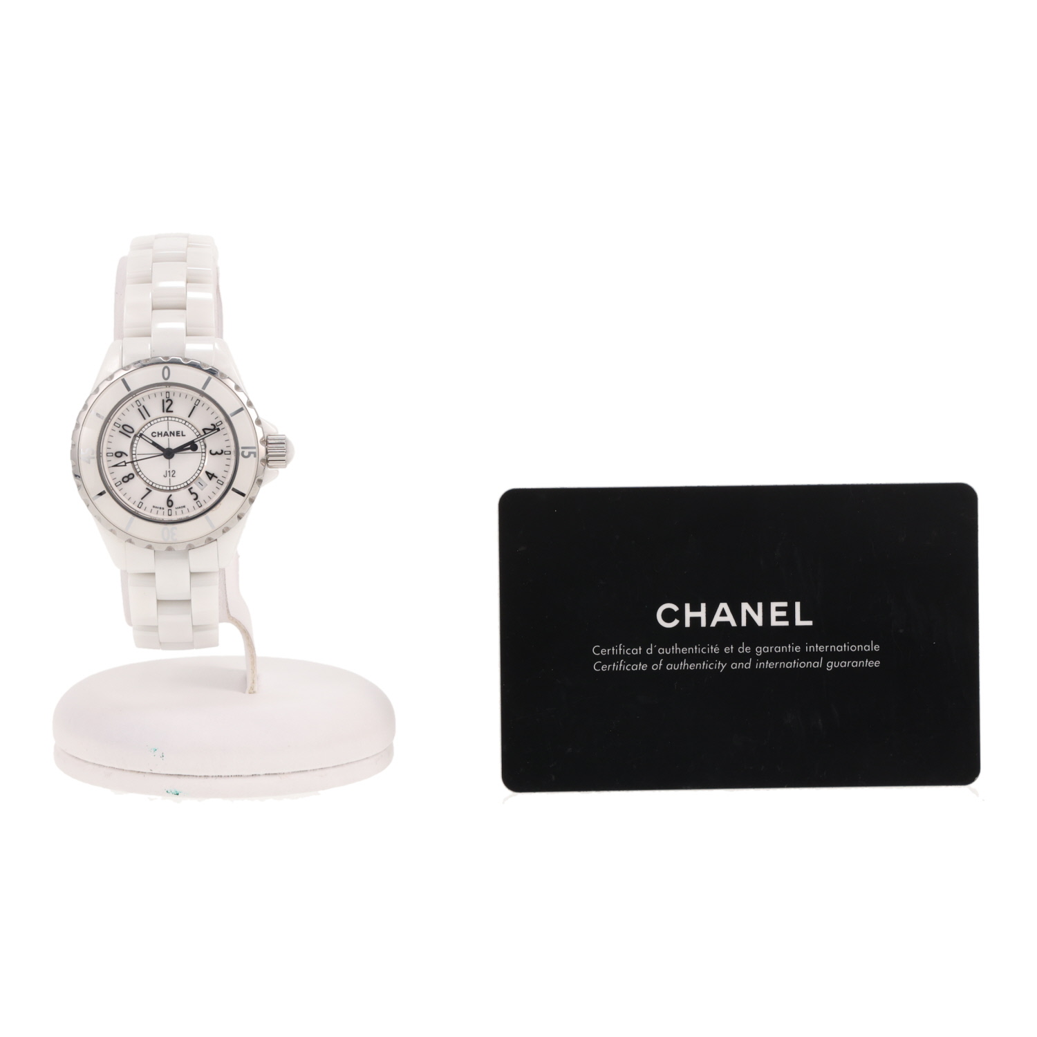 Montre Chanel J12 en céramique et acier