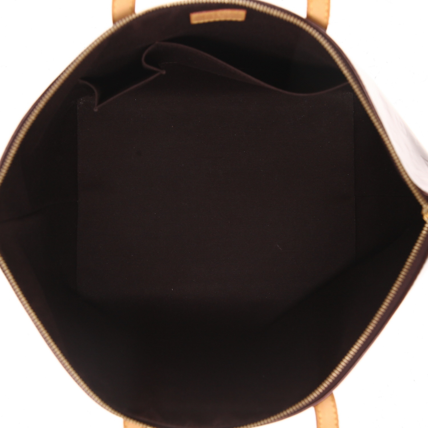 Sac à main Louis Vuitton  Bellevue en cuir verni monogram aubergine et cuir naturel - Detail D3