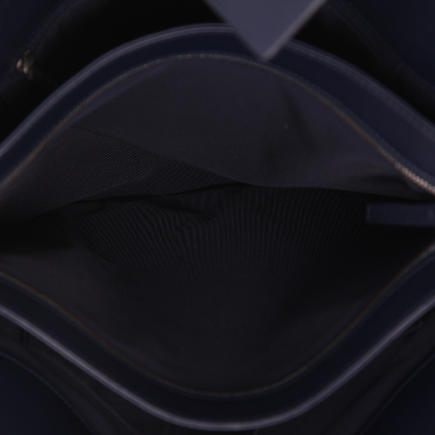 Shopping bag Chanel   in pelle trapuntata blu marino - Detail D3