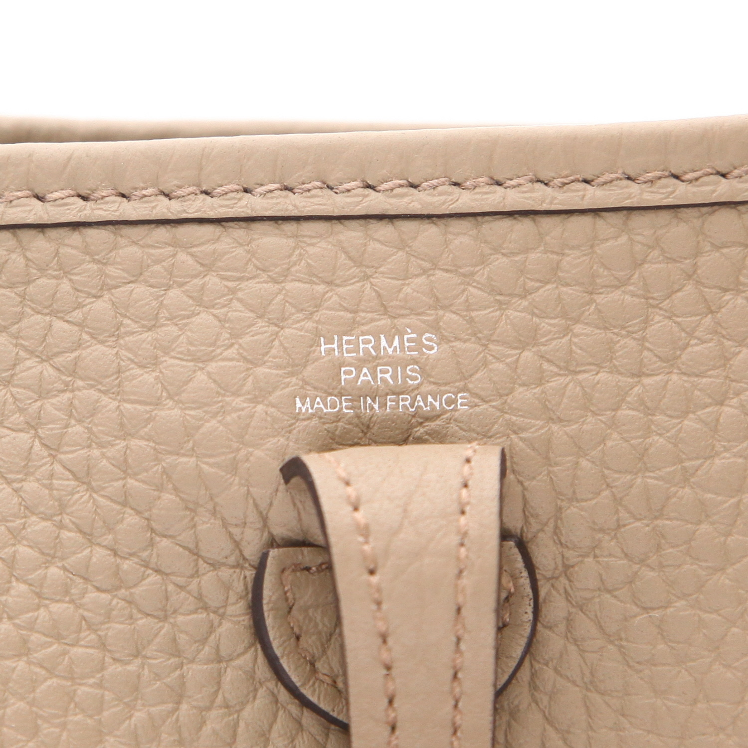 Borsa a tracolla Hermès  Mini Evelyne in pelle taurillon clemence Beige Marfa - Detail D2