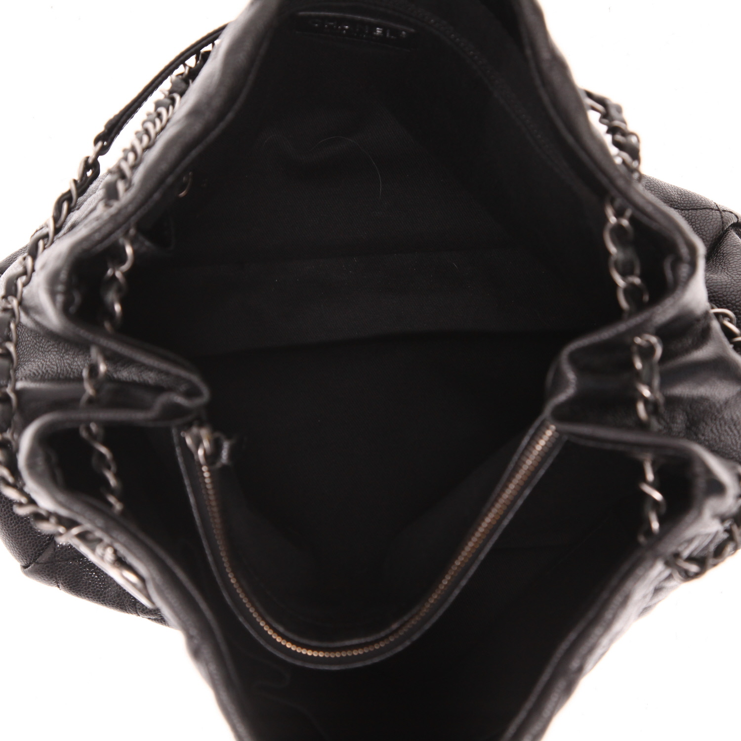 Bolso Cabás Chanel   en cuero irisado negro - Detail D3