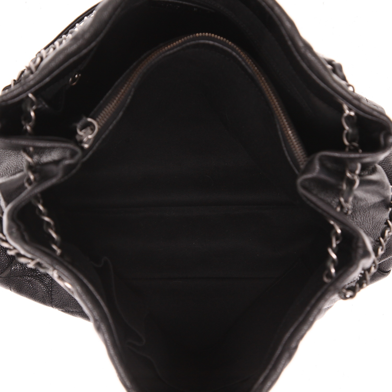 Chanel   shopping bag  in black glittering leather - Detail D4