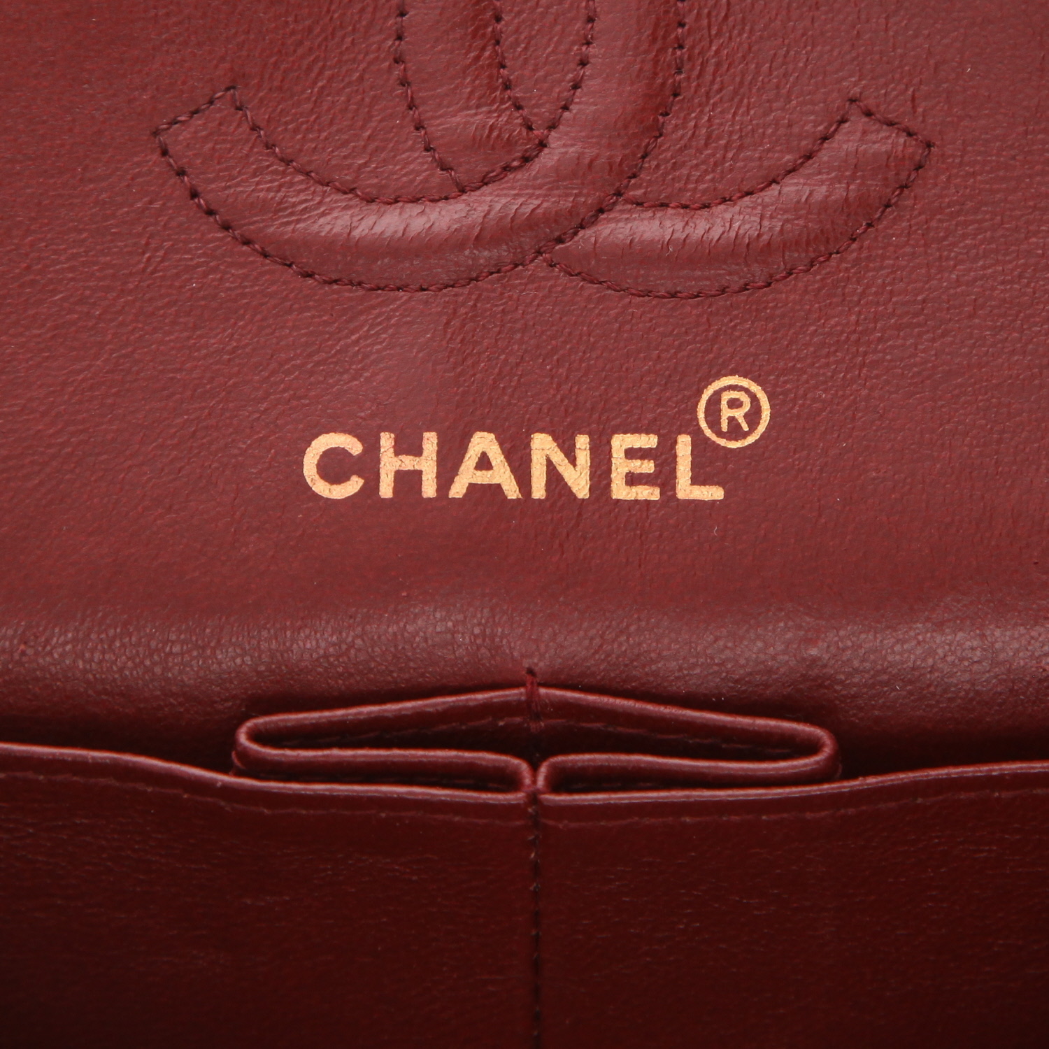 Chanel  Timeless Petit handbag  in black quilted leather - Detail D2