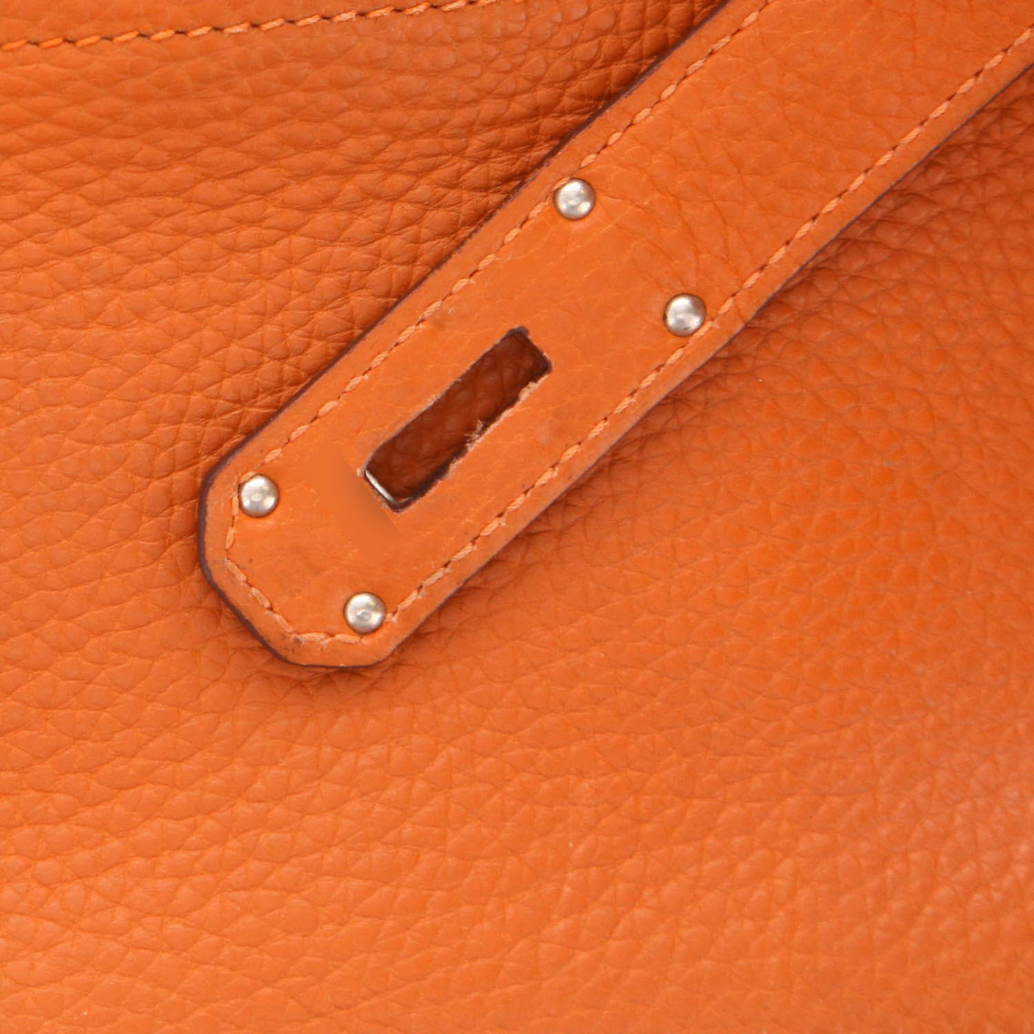 Sac porté épaule ou main Hermès  Birkin Shoulder en cuir taurillon clémence orange - Detail D4