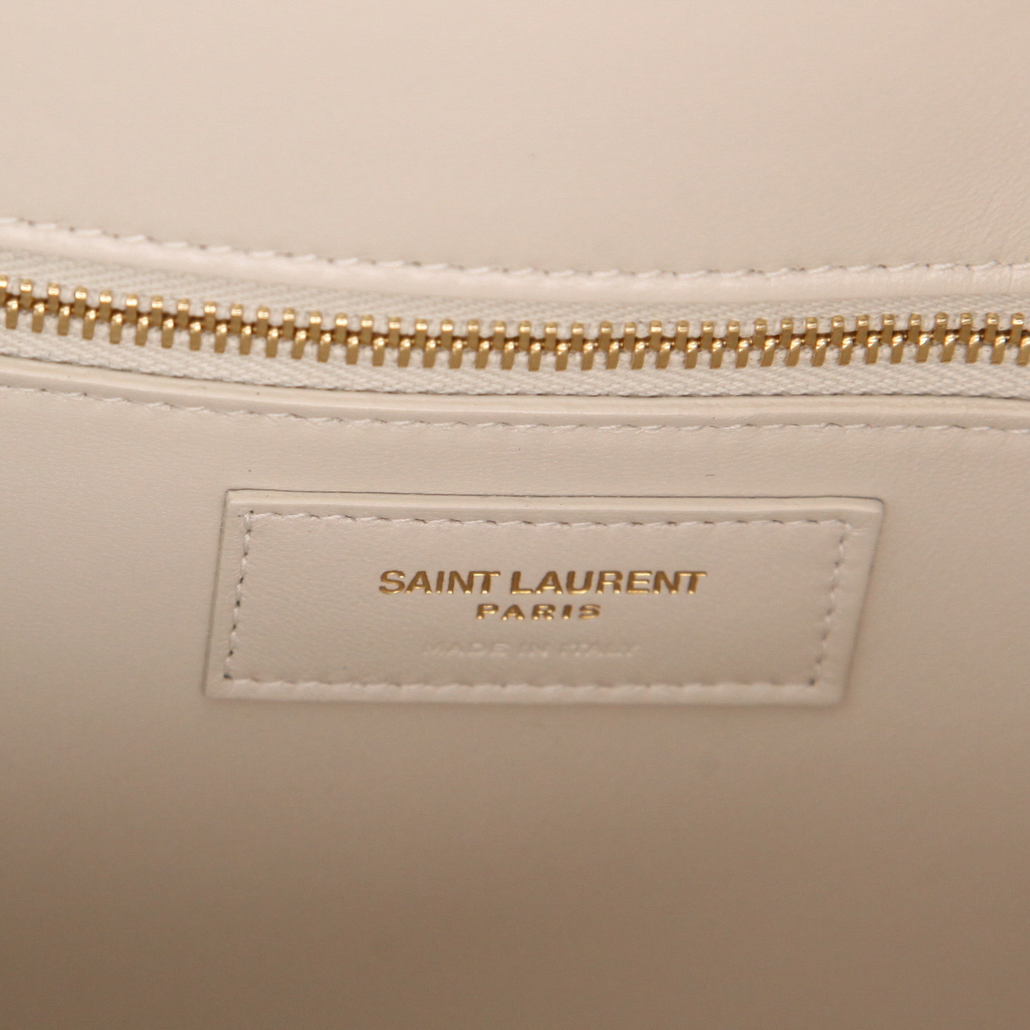 Sac bandoulière Saint Laurent  Carré Satchel en cuir blanc - Detail D2