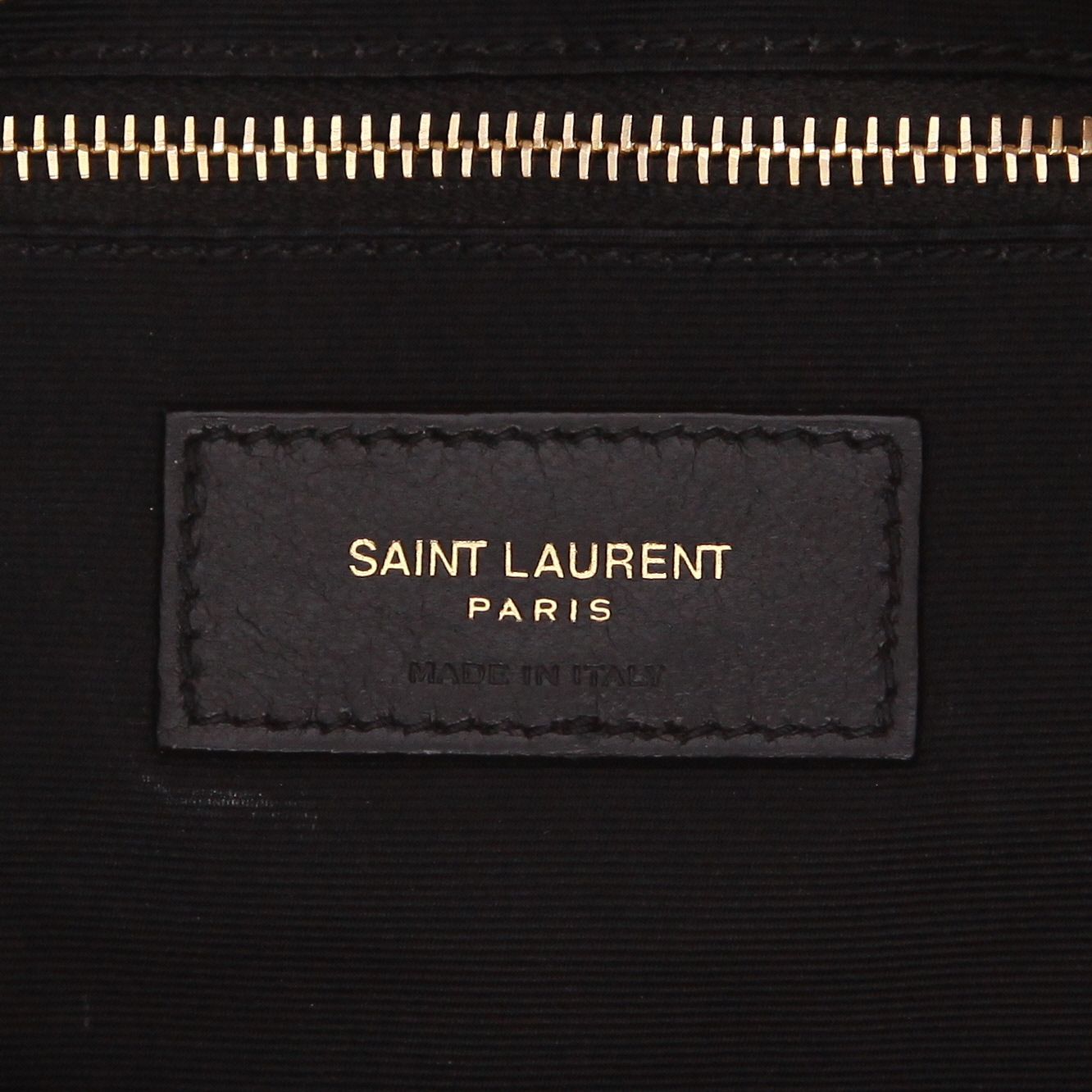 Sac bandoulière Saint Laurent  Loulou moyen modèle  en cuir matelassé chevrons beige - Detail D2