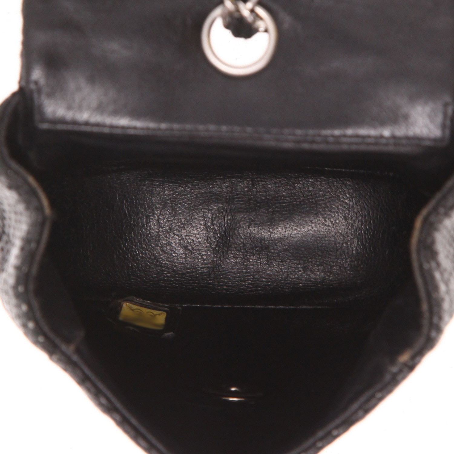 Chanel   shoulder bag  in black perforated quilted leather - Detail D3