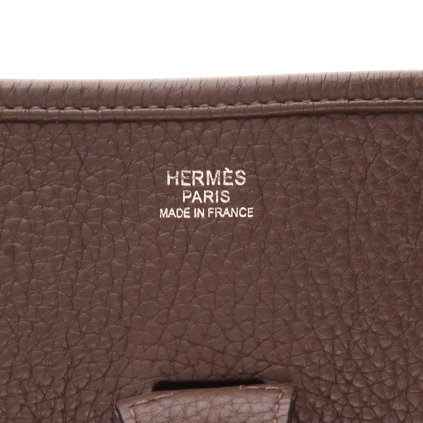 Hermès Evelyne 33 cm shoulder bag in Cacao brown Clemence calfskin - Detail D2