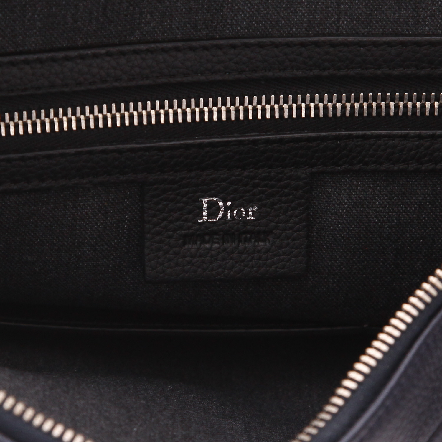 Sac bandoulière Dior  Messenger en cuir grainé bleu-marine - Detail D2