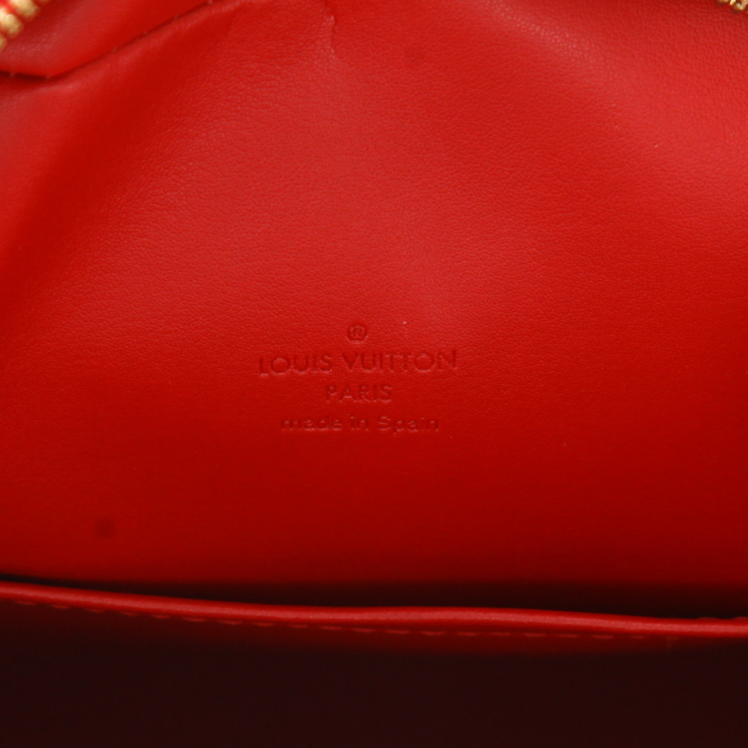 Louis Vuitton   handbag  in red patent quilted leather  and natural leather - Detail D2