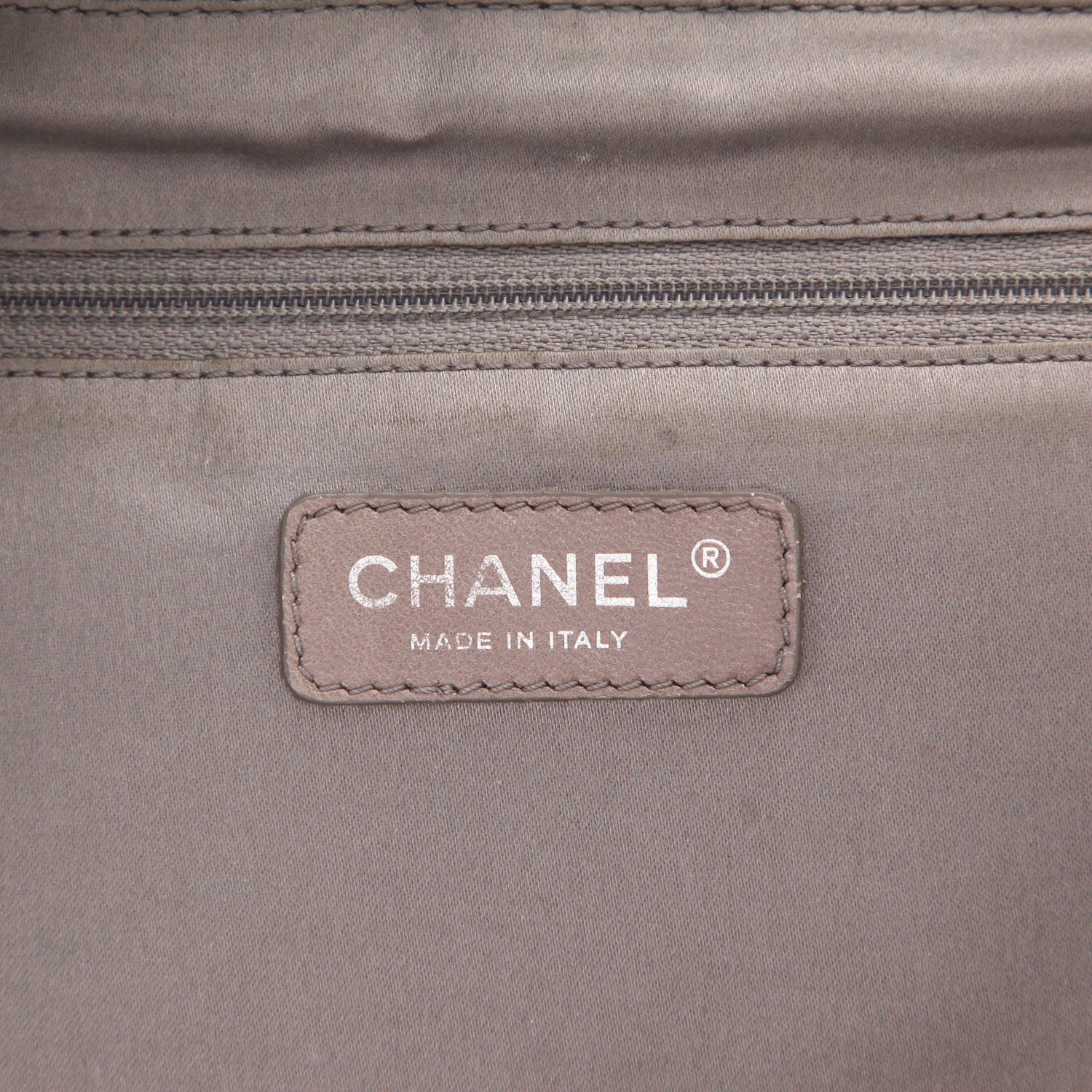 Bolso de mano Chanel   en cuero negro - Detail D2