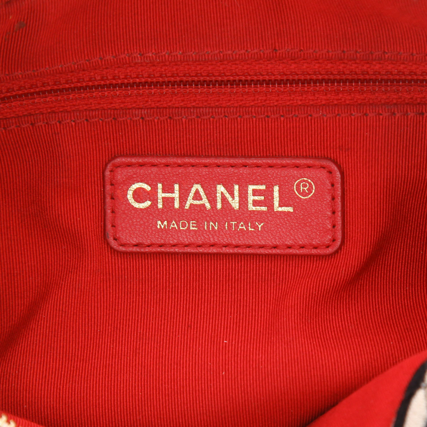 Sac à main Chanel   en toile jersey noire et blanche et cuir noir - Detail D2