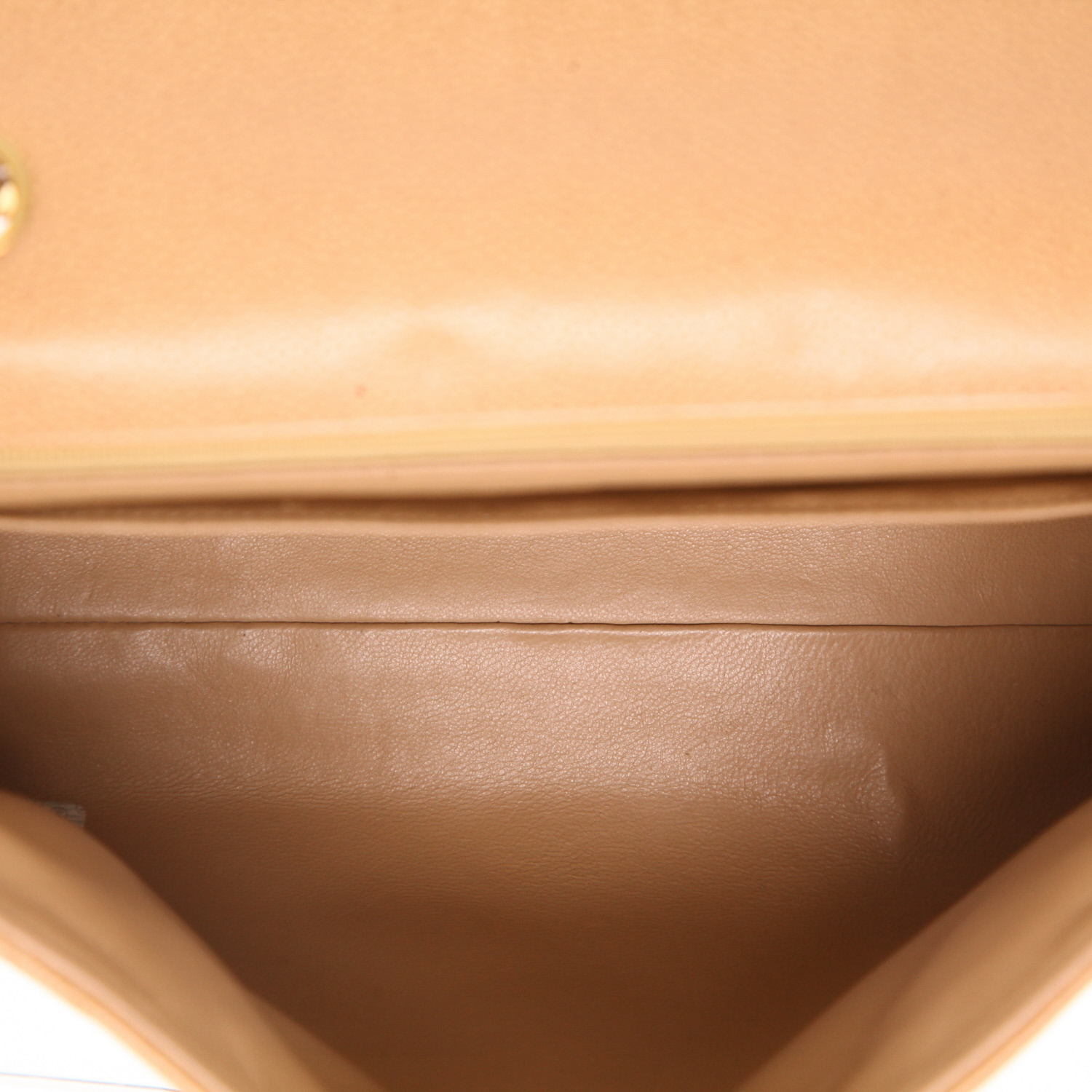 Chanel   shoulder bag  in beige quilted grained leather - Detail D3