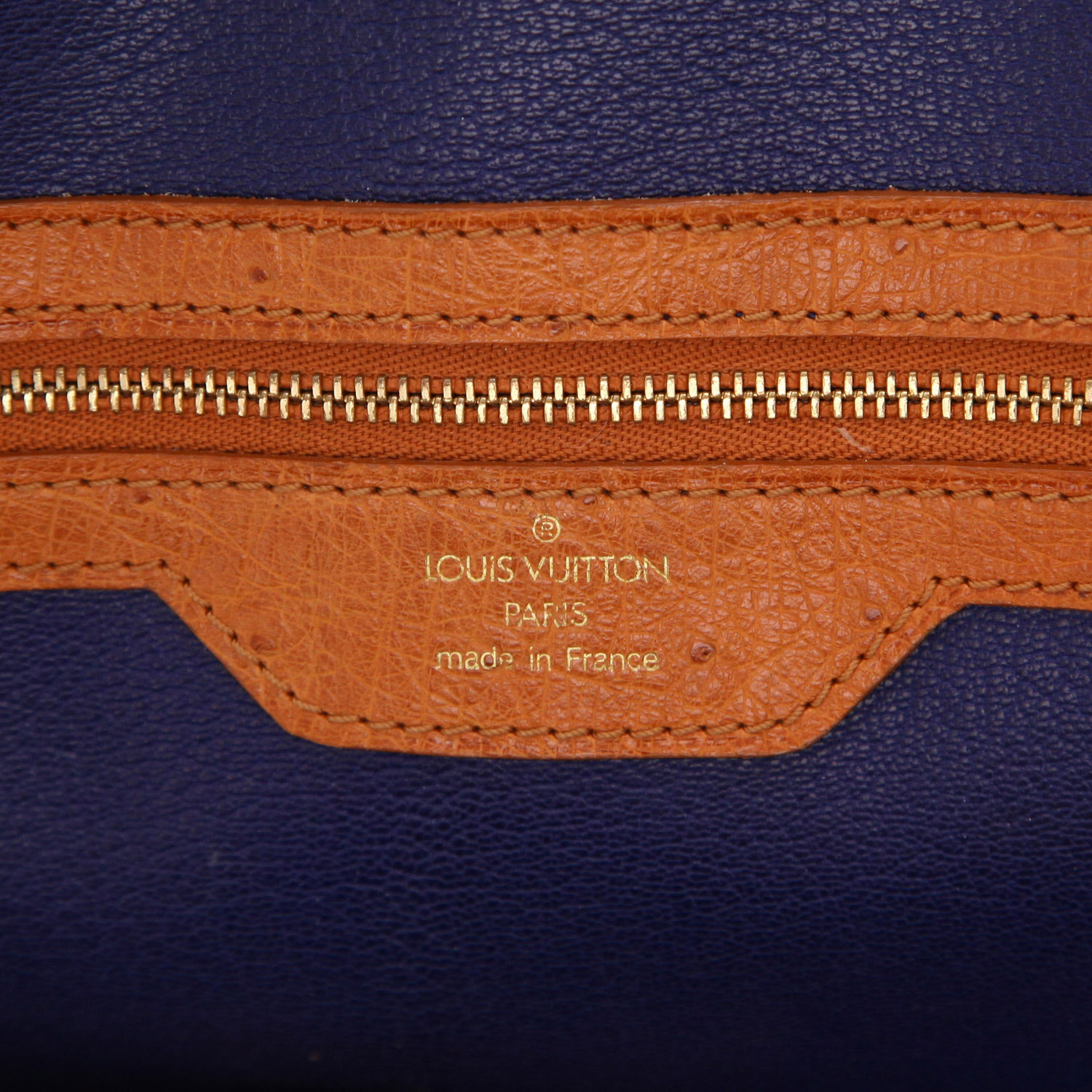 Bolso de mano Louis Vuitton   en avestruz marrón - Detail D2