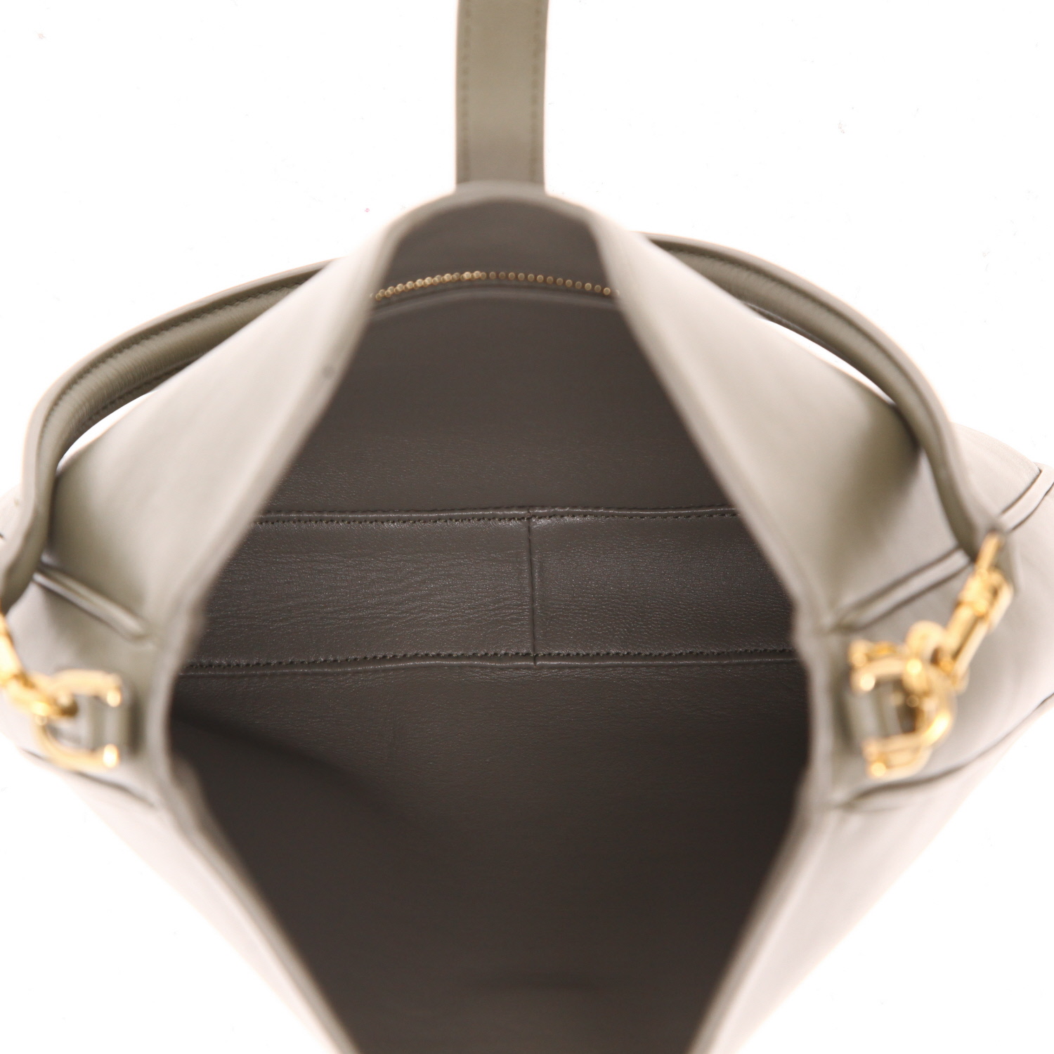 Celine Camille 16 Soft handbag in green leather - Detail D3