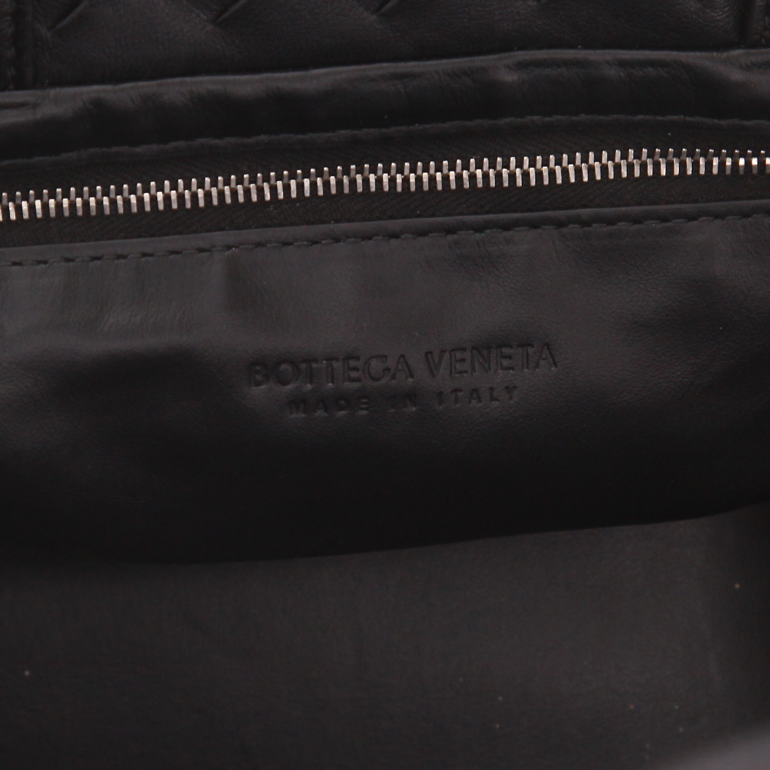 Bottega Veneta   shopping bag  in black intrecciato leather - Detail D2