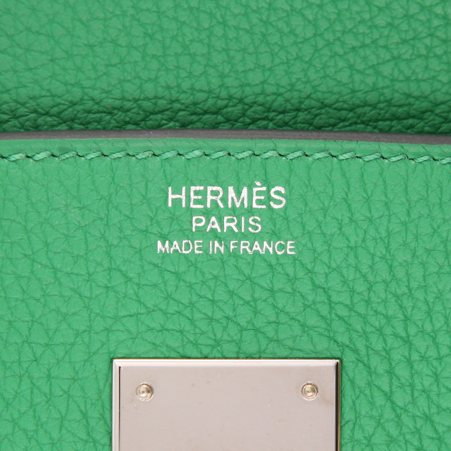 Hermès  Birkin 30 cm handbag  in green Bamboo togo leather - Detail D2