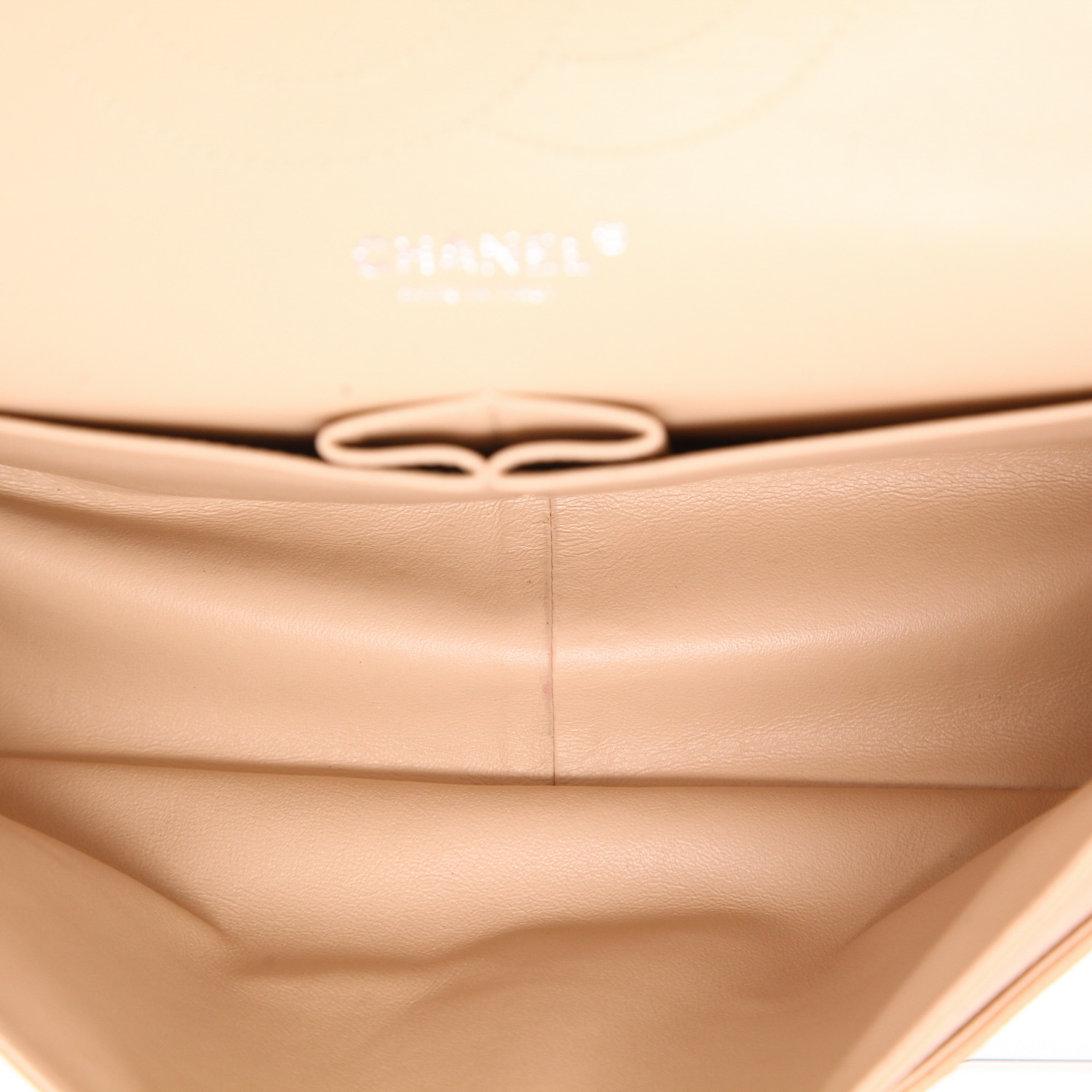 Bolso bandolera Chanel  Timeless Jumbo en cuero granulado acolchado beige - Detail D3