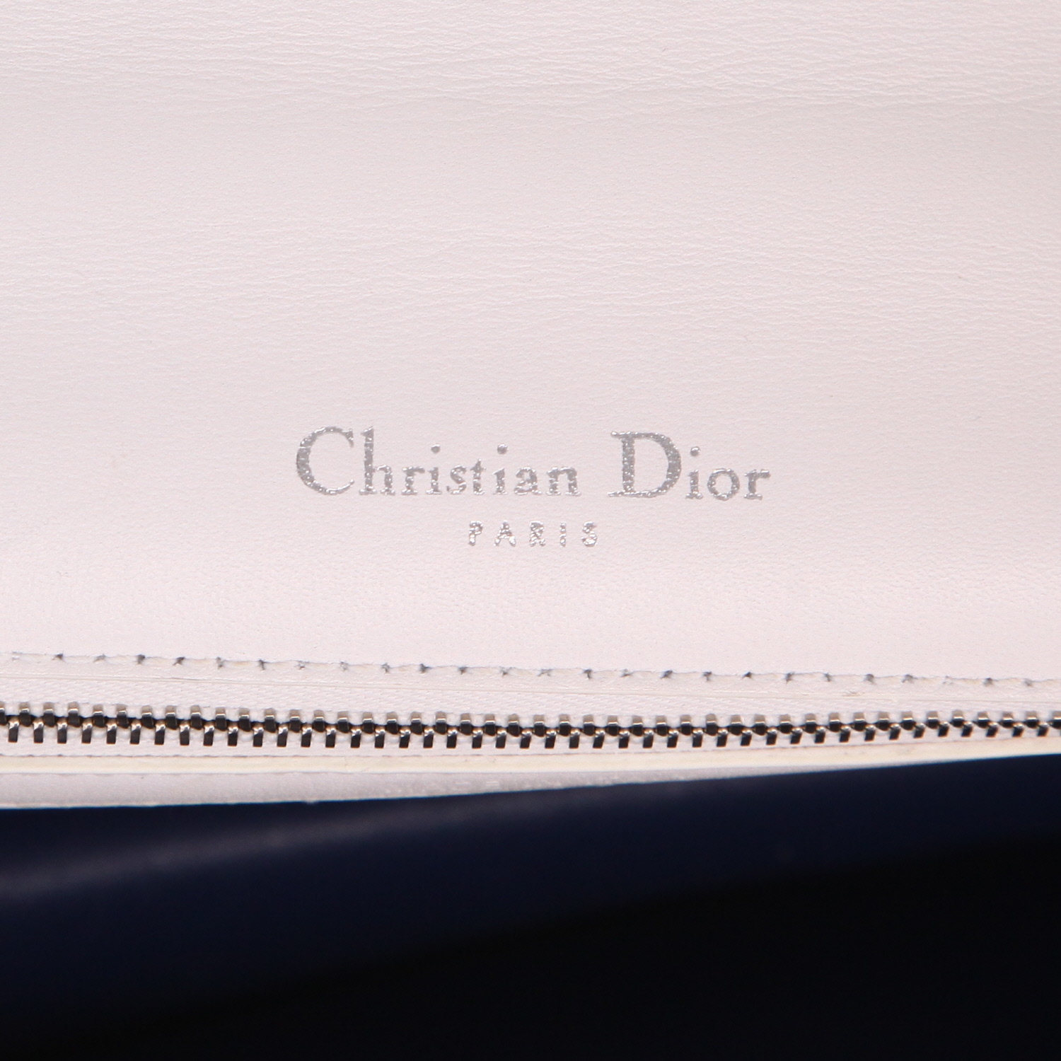 Bolso bandolera Dior  Diorama en cuero blanco - Detail D2