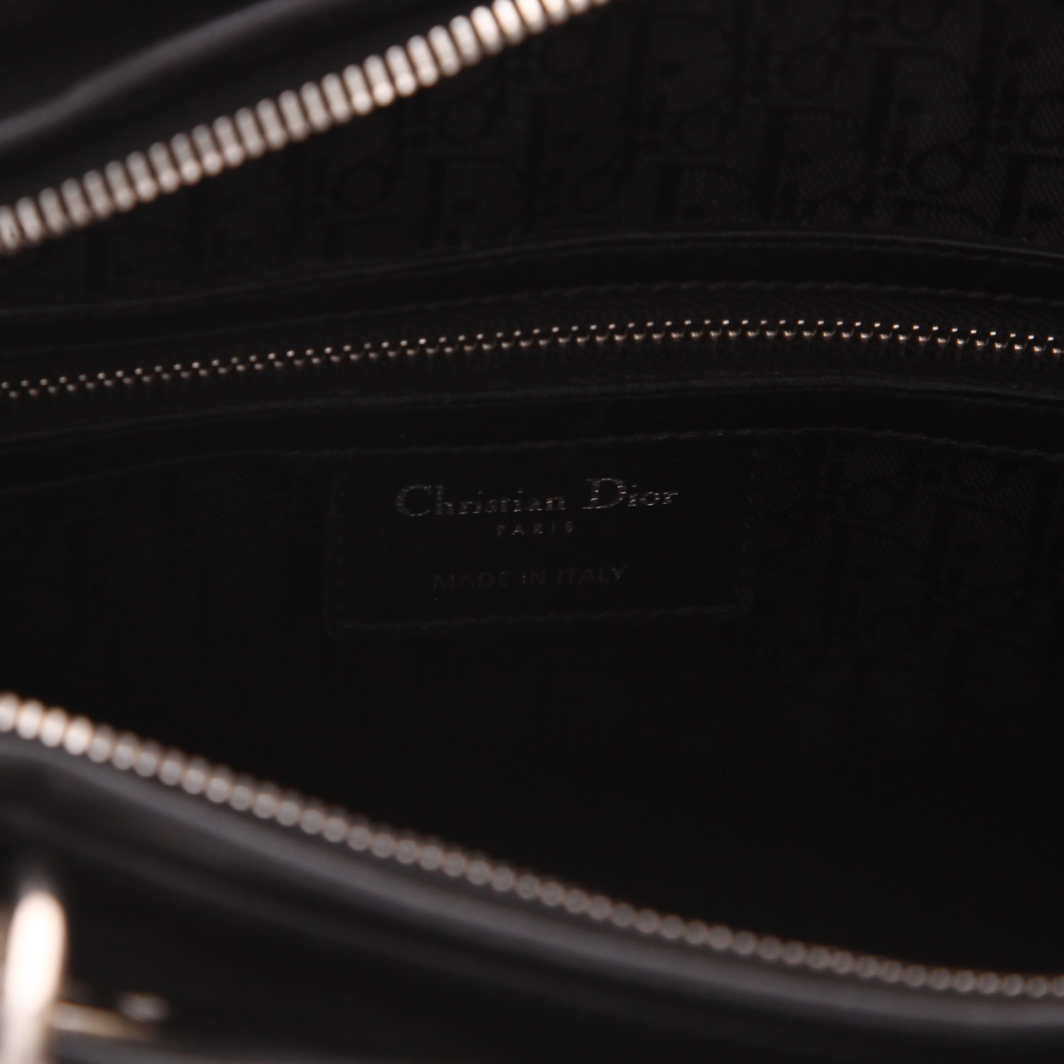 Dior  Lady Dior handbag  in black leather - Detail D2