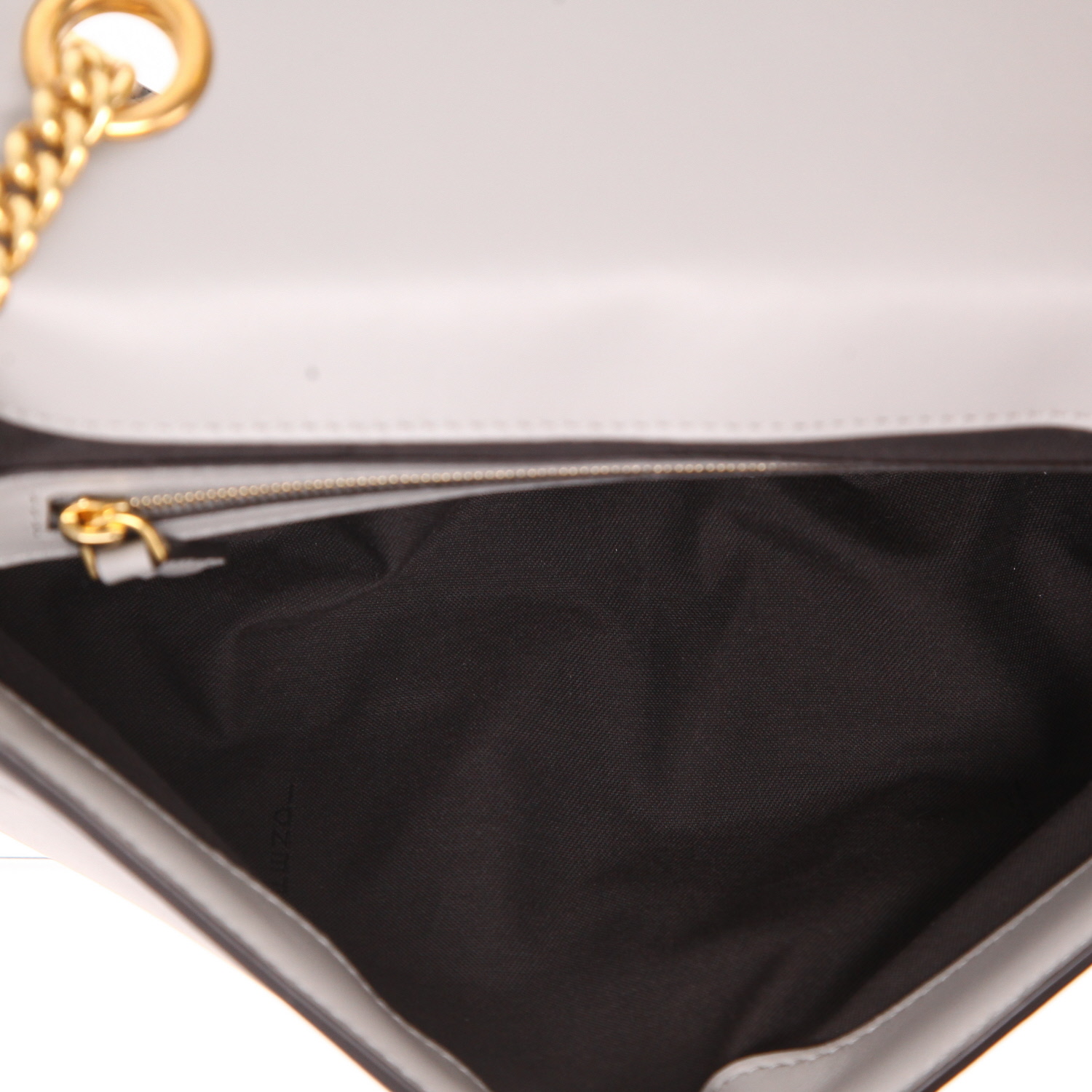 Sac bandoulière Fendi  Baguette en cuir gris - Detail D3