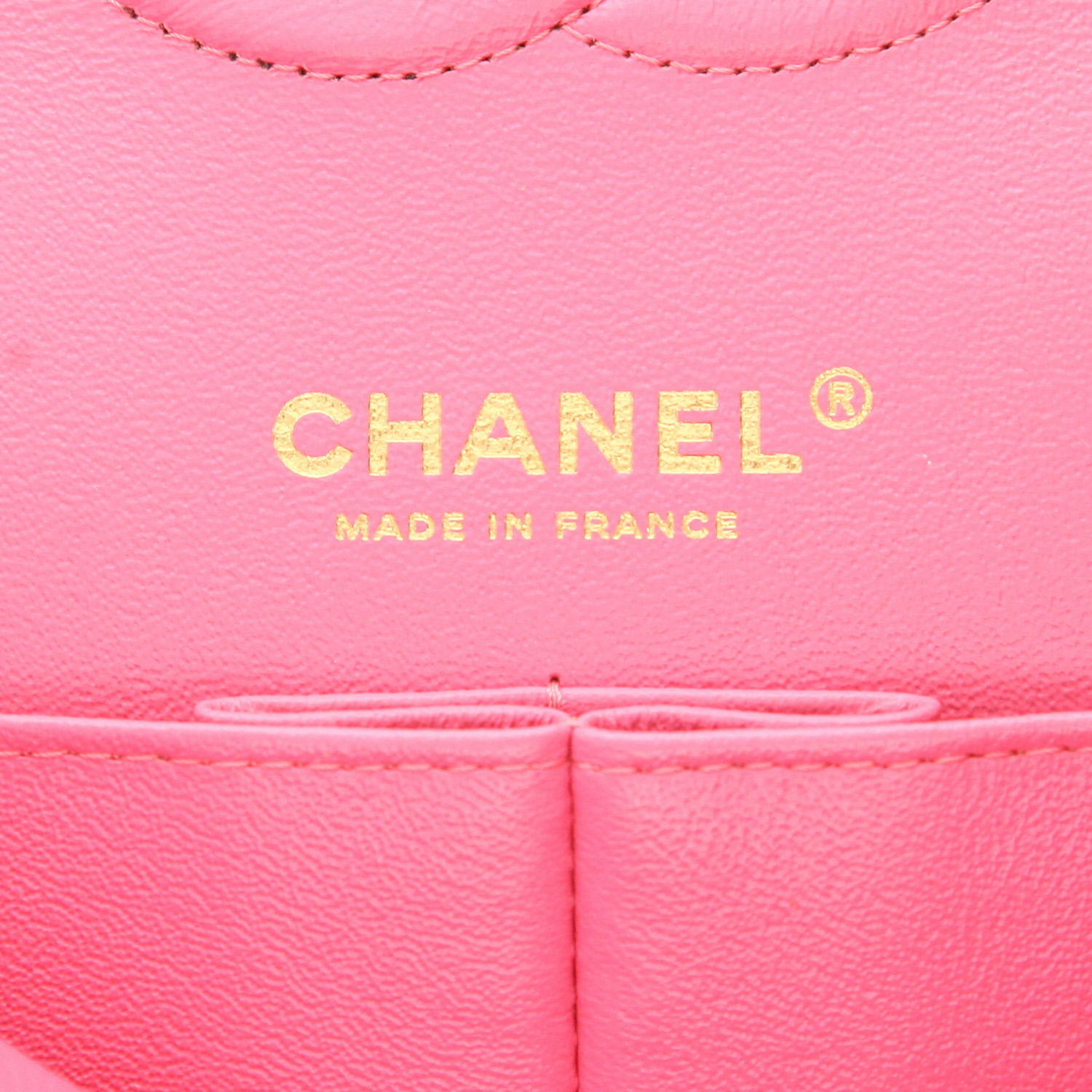 Sac à main Chanel  Timeless Classic en cuir grainé matelassé rose - Detail D2