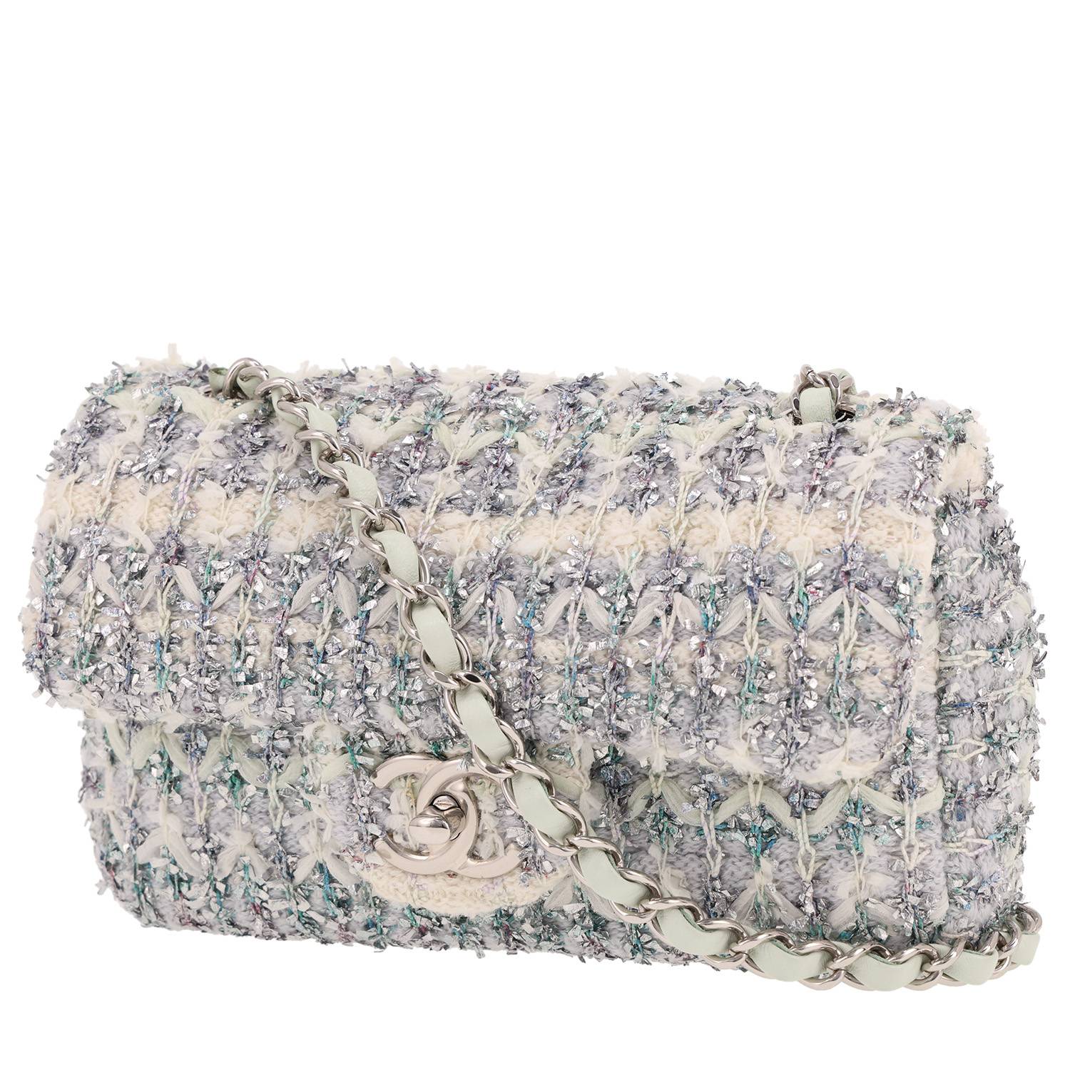 Sac Chanel Timeless Tweed Blanc Violet Argenté Occasion Sac Chanel Timeless Tweed Blanc Violet Argenté Occasion