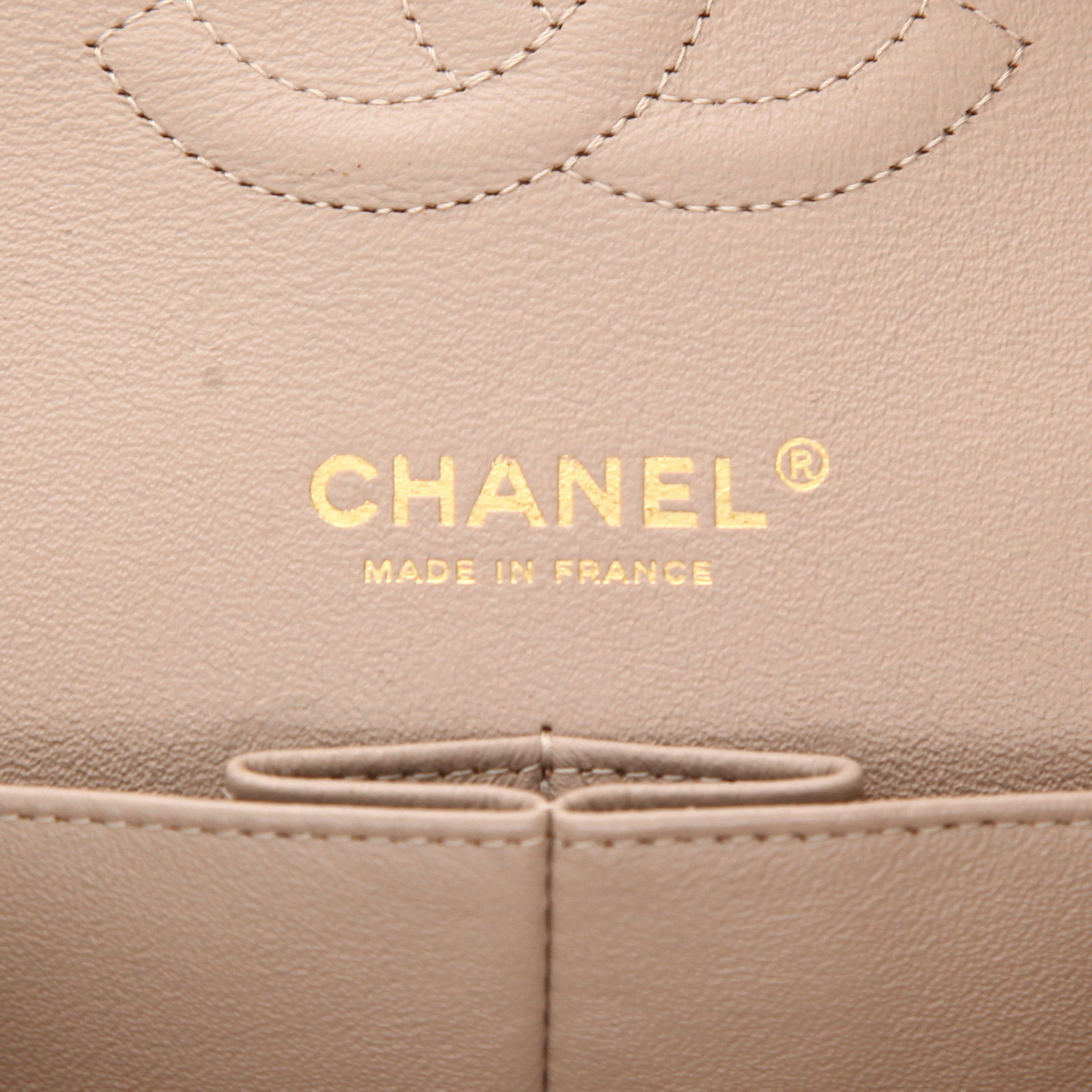 Sac à main Chanel  Timeless Classic en tweed beige et blanc - Detail D2