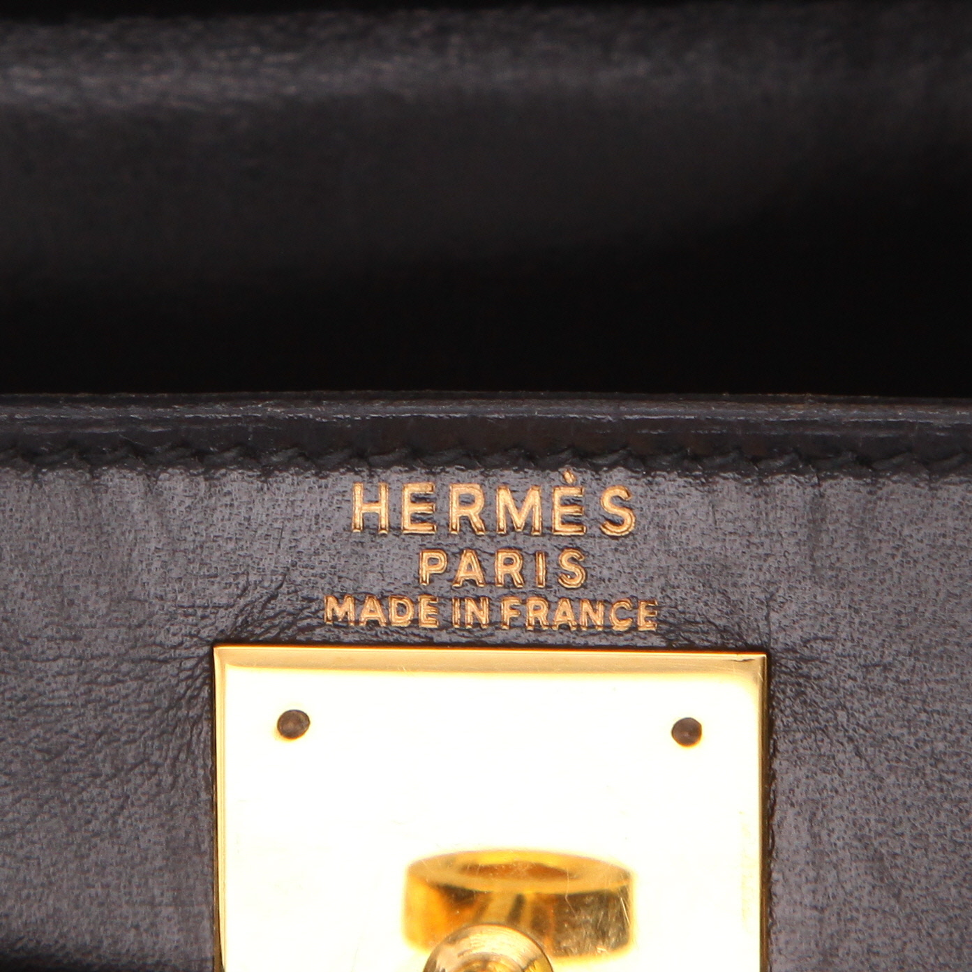 Sac à main Hermès  Kelly 28 cm en cuir box noir - Detail D2